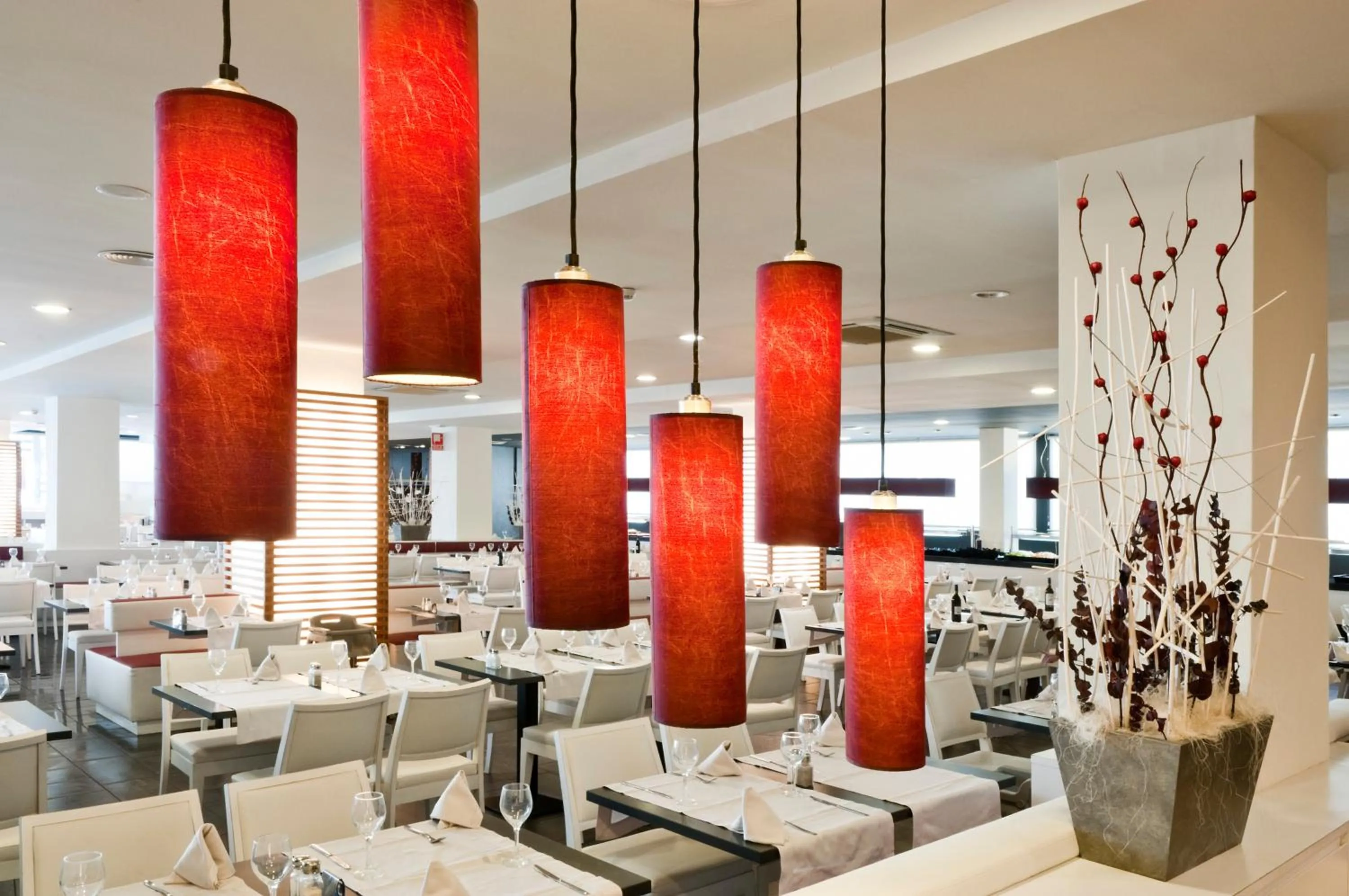 Restaurant/places to eat in Hotel Augustus