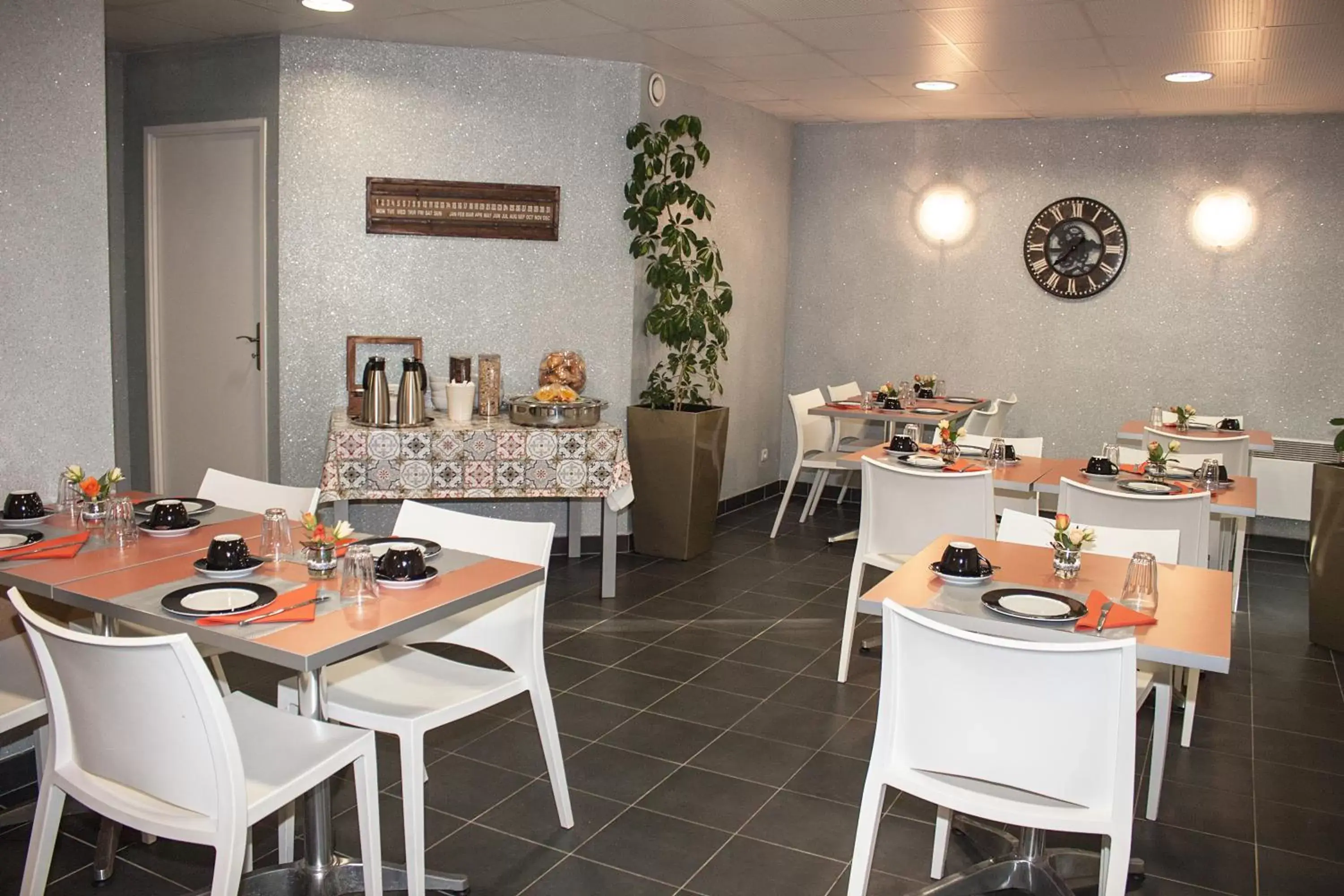 Restaurant/Places to Eat in City Lodge Appart Hôtel Niort