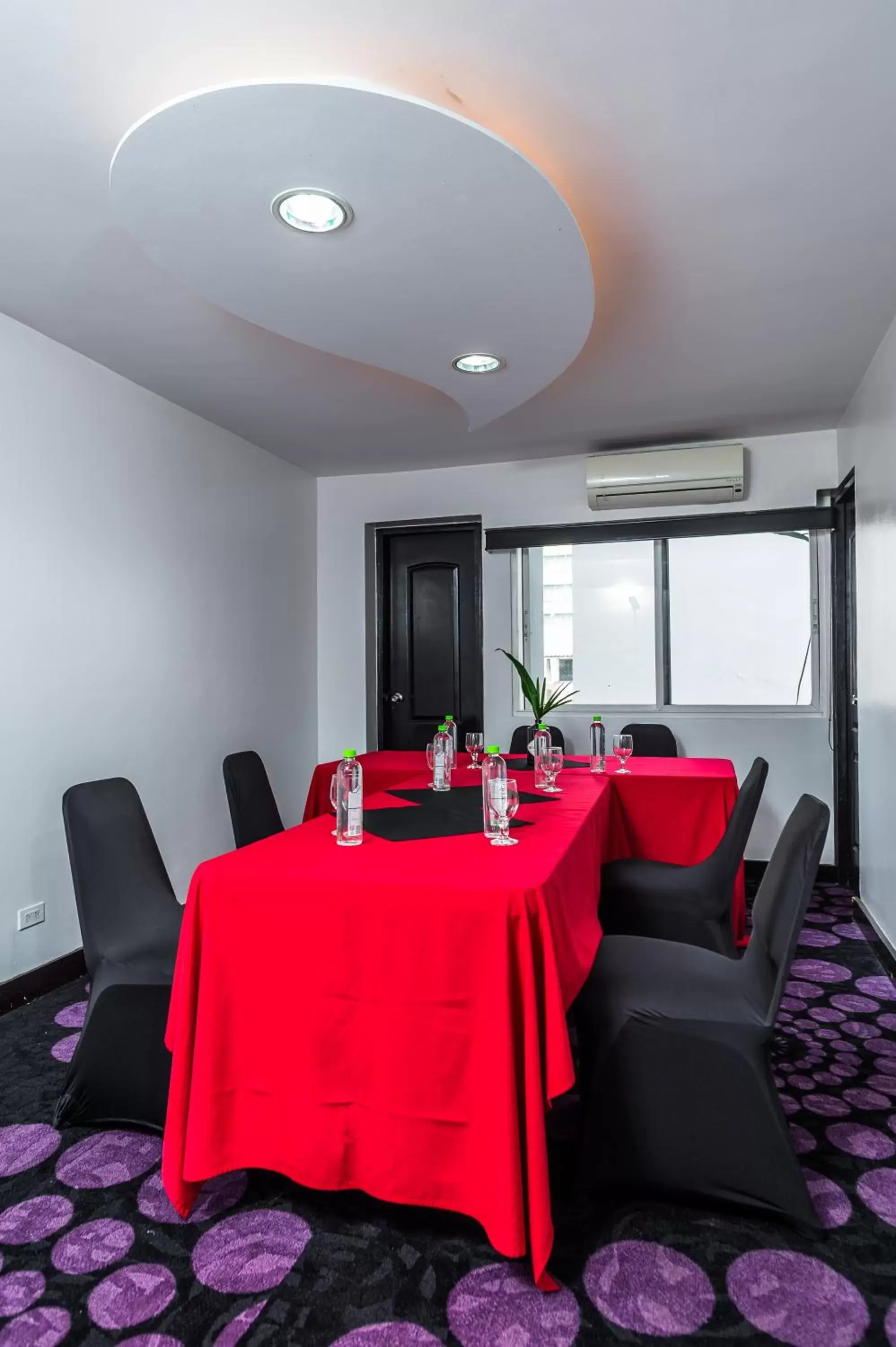 Lounge or bar in Riande Urban Hotel Lounge or bar in Riande Urban Hotel