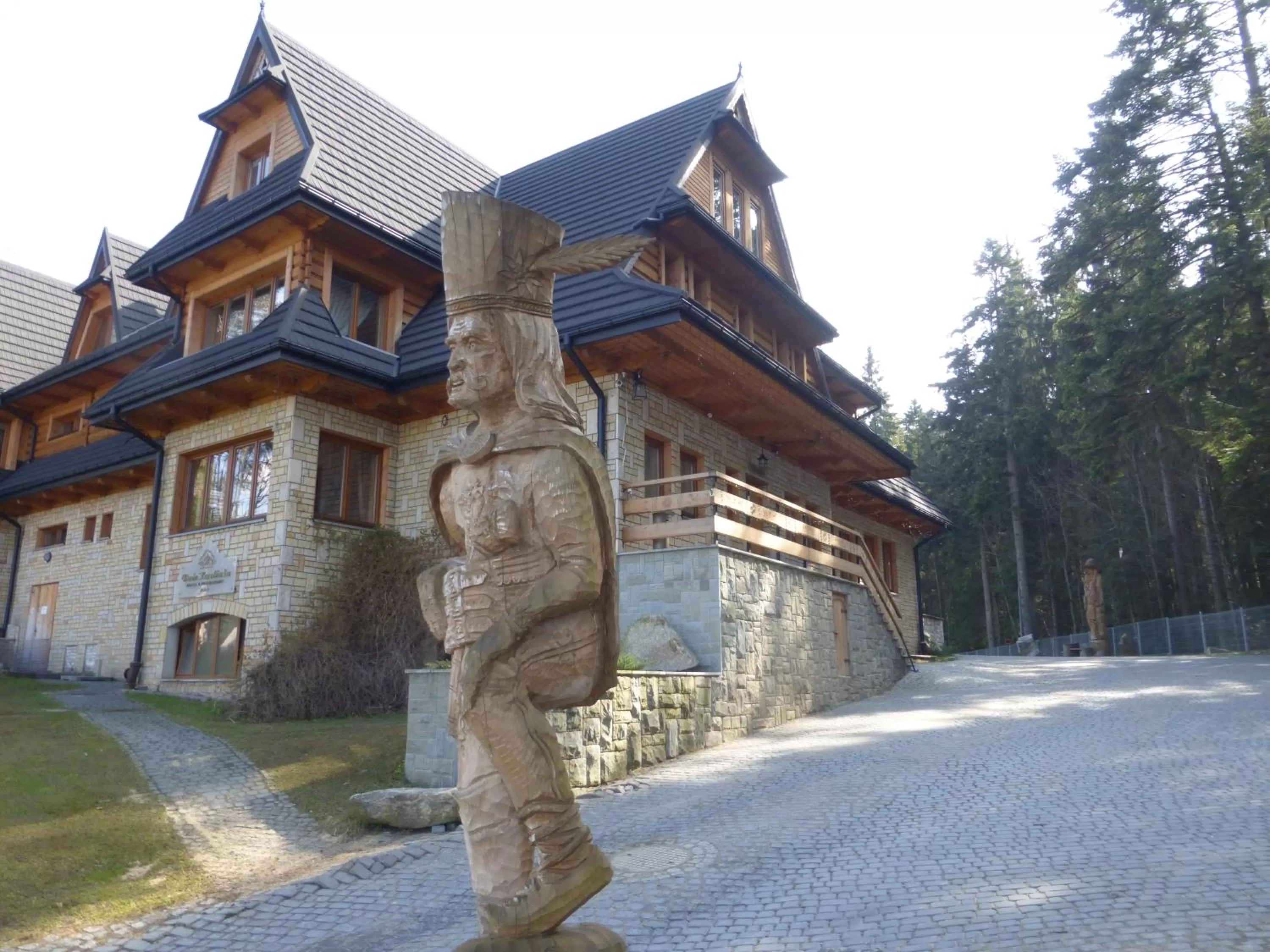 Facade/entrance in Hotel Dwór Karolówka