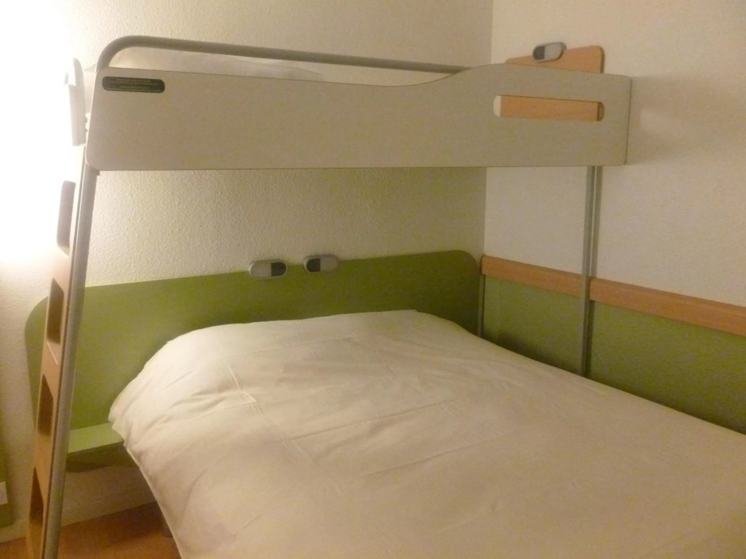 Bedroom, Bed in Ibis budget Dunkerque Grande Synthe