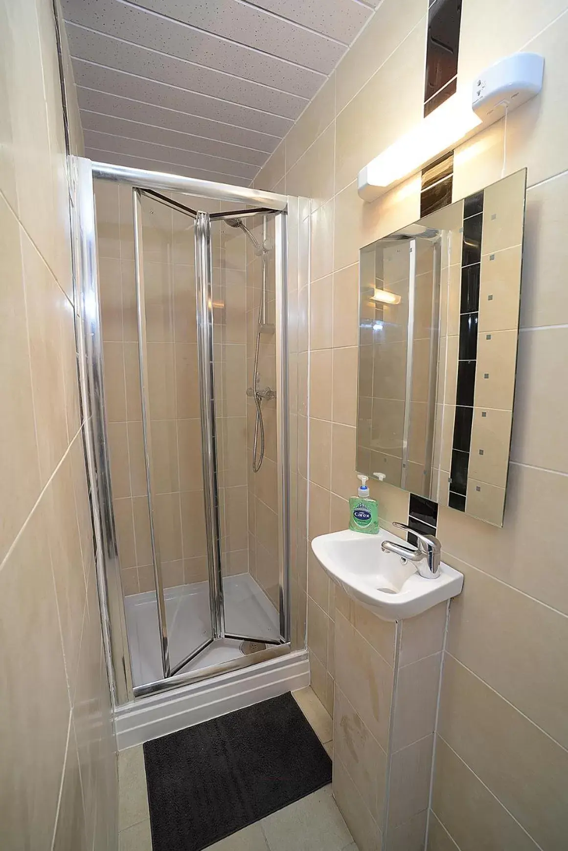 Bathroom in The Winter Garden Suites