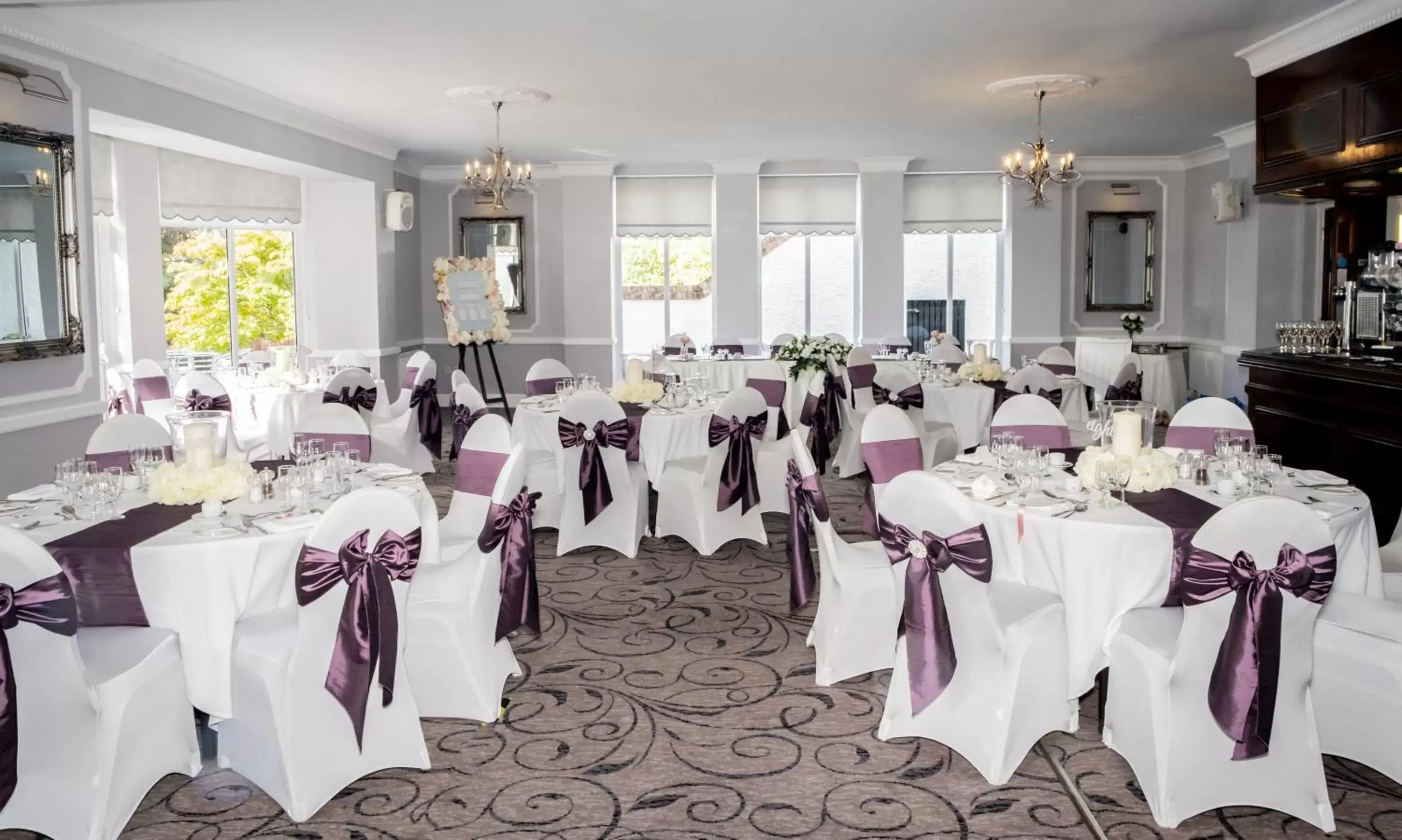 Restaurant/places to eat, Banquet Facilities in Manor Parc Hotel