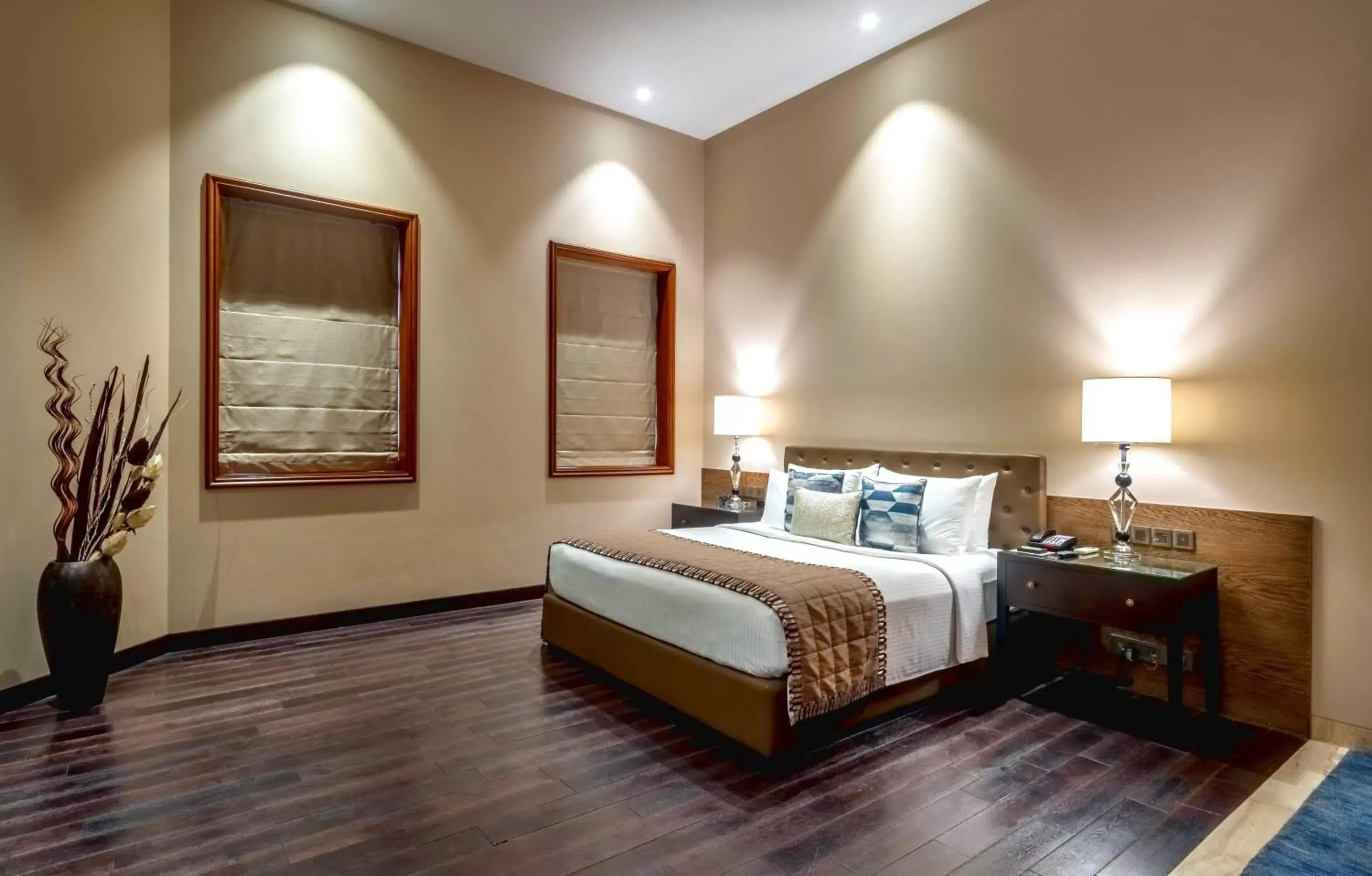 Bed in Kenilworth Hotel, Kolkata Bed in Kenilworth Hotel, Kolkata