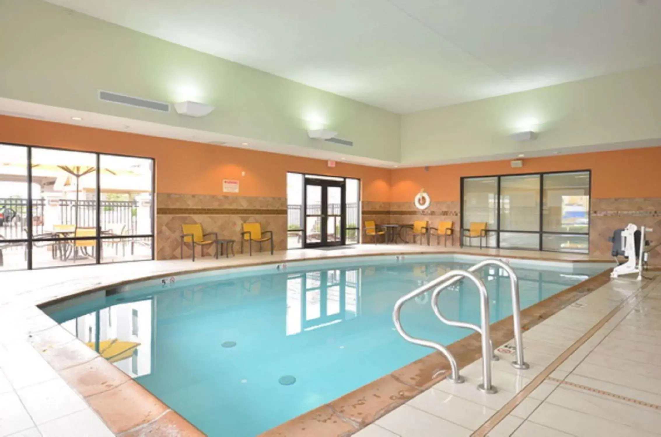 Patio, Swimming Pool in Hampton Inn and Suites Tulsa/Catoosa