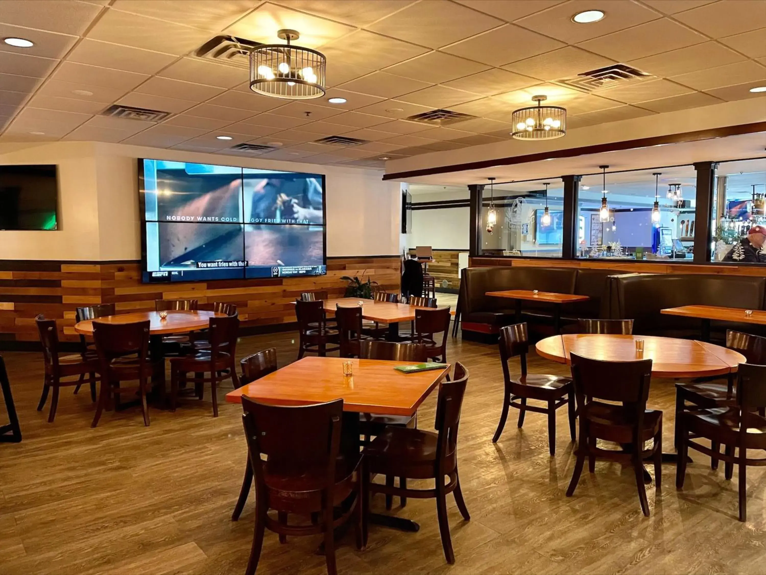 Restaurant/Places to Eat in Holiday Inn Bloomington Airport South- Mall Area