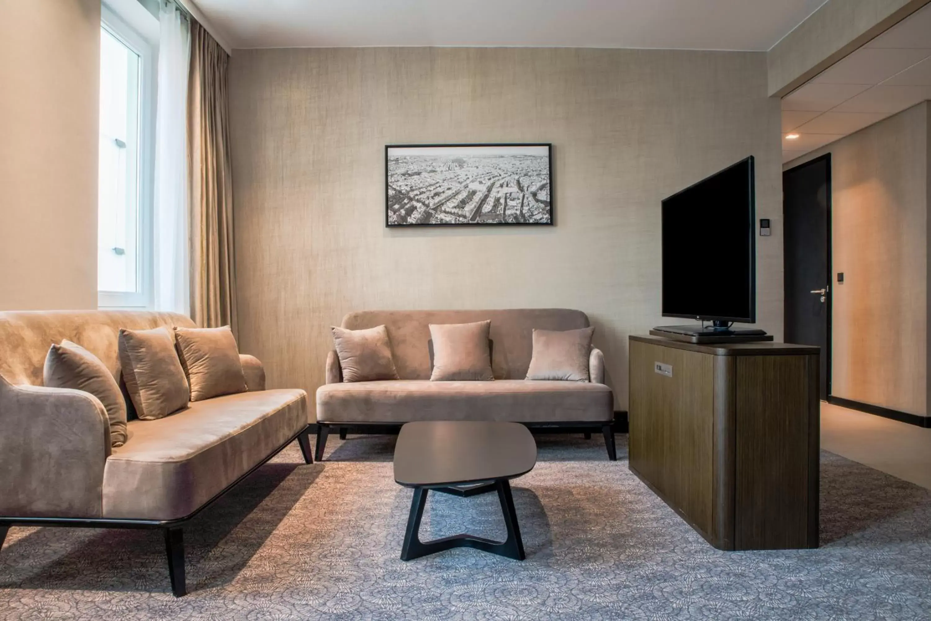 Living room, Seating Area in Radisson Hotel & Suites Amsterdam South