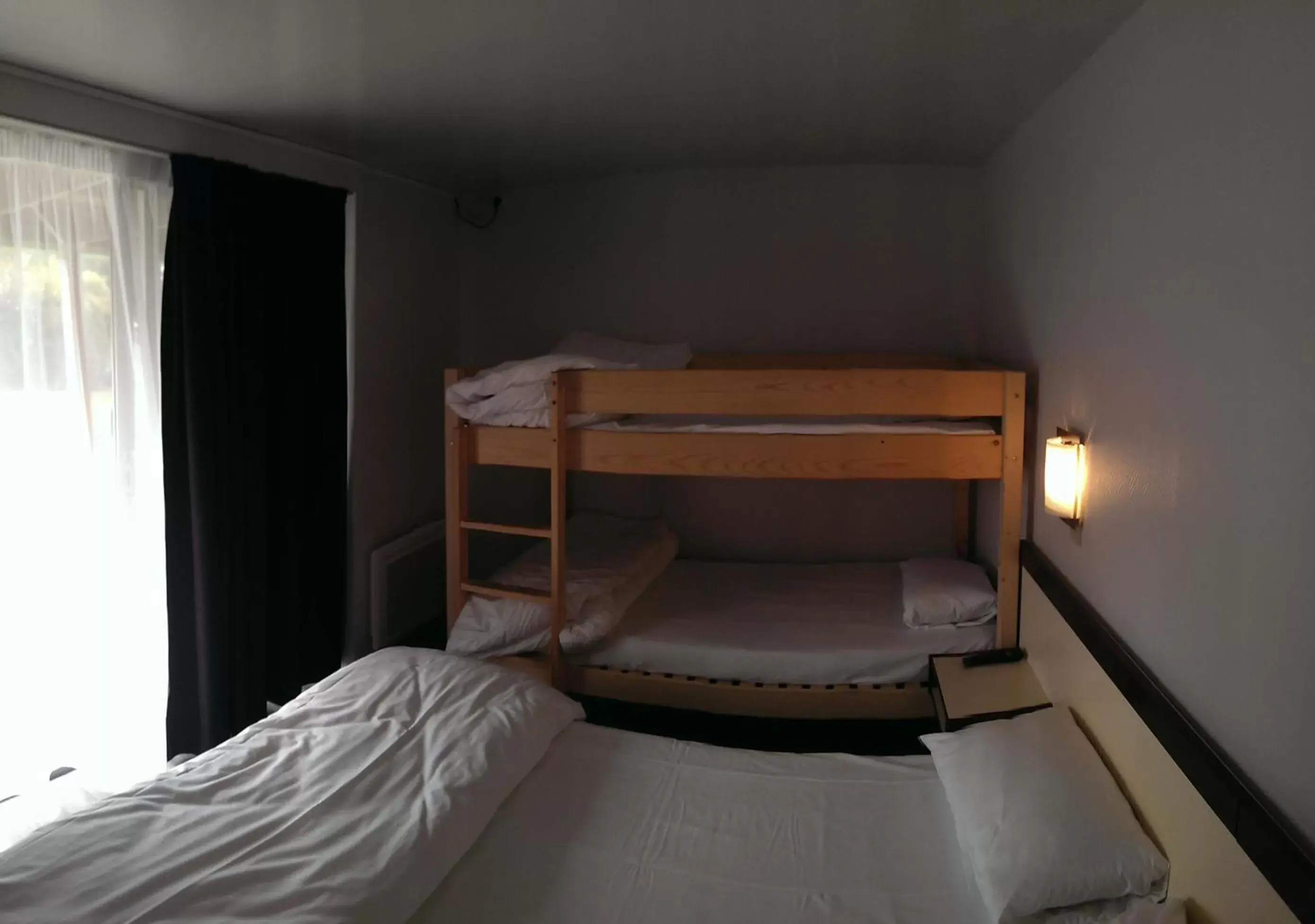 Bed, Bunk Bed in Relais des 3 Pommes