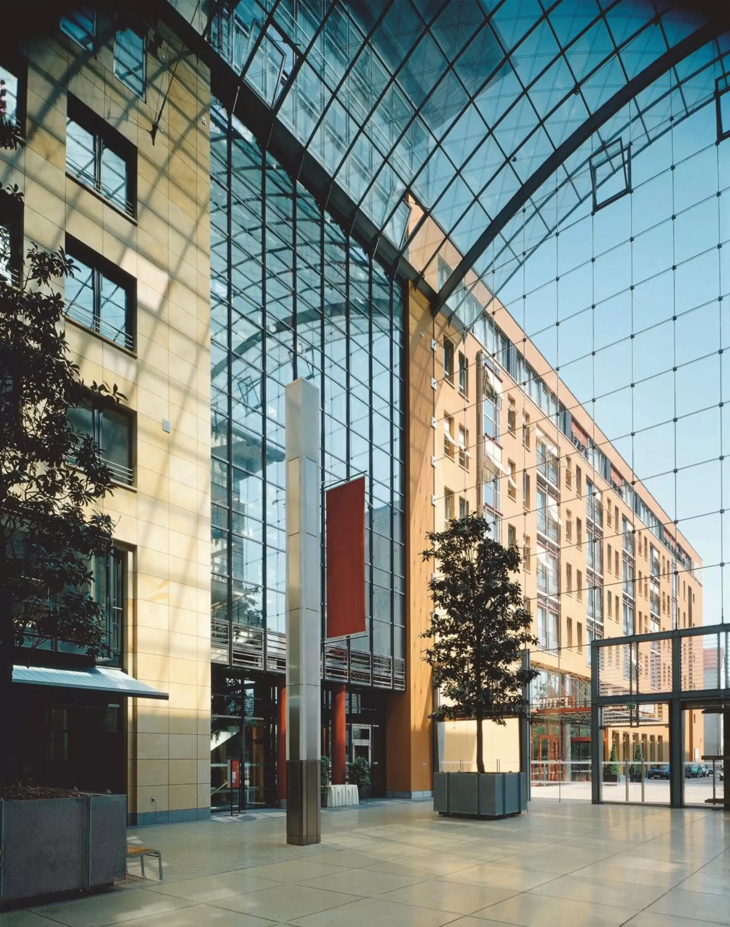 Facade/entrance in Hotel Elbflorenz Dresden