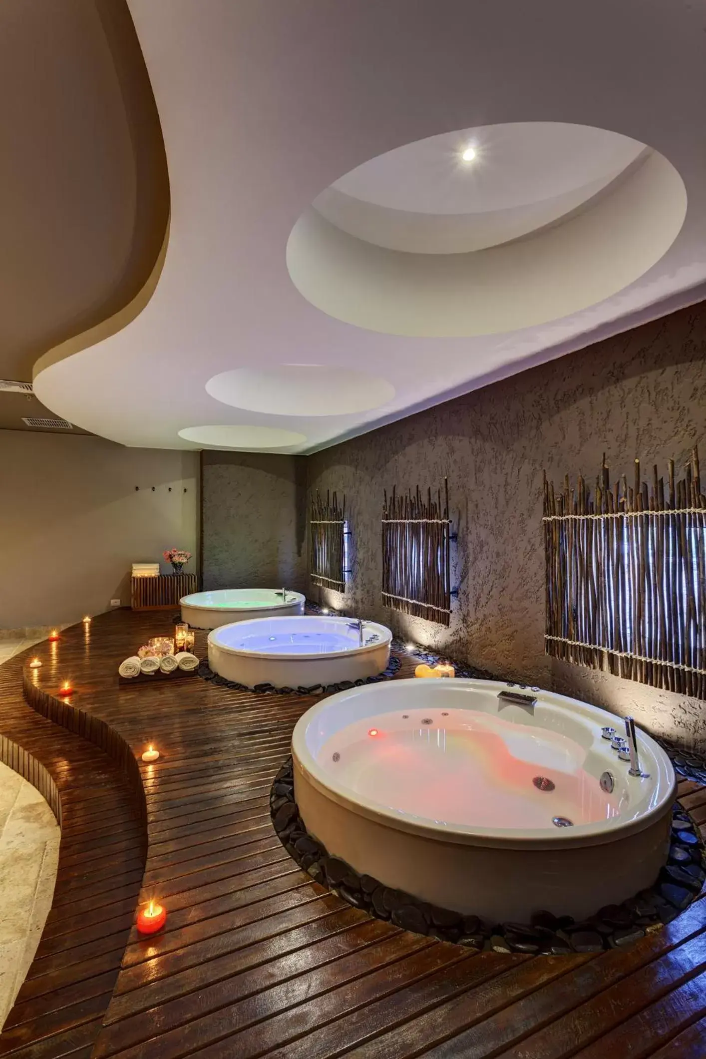 Hot Tub, Bathroom in GHL Hotel Monteria