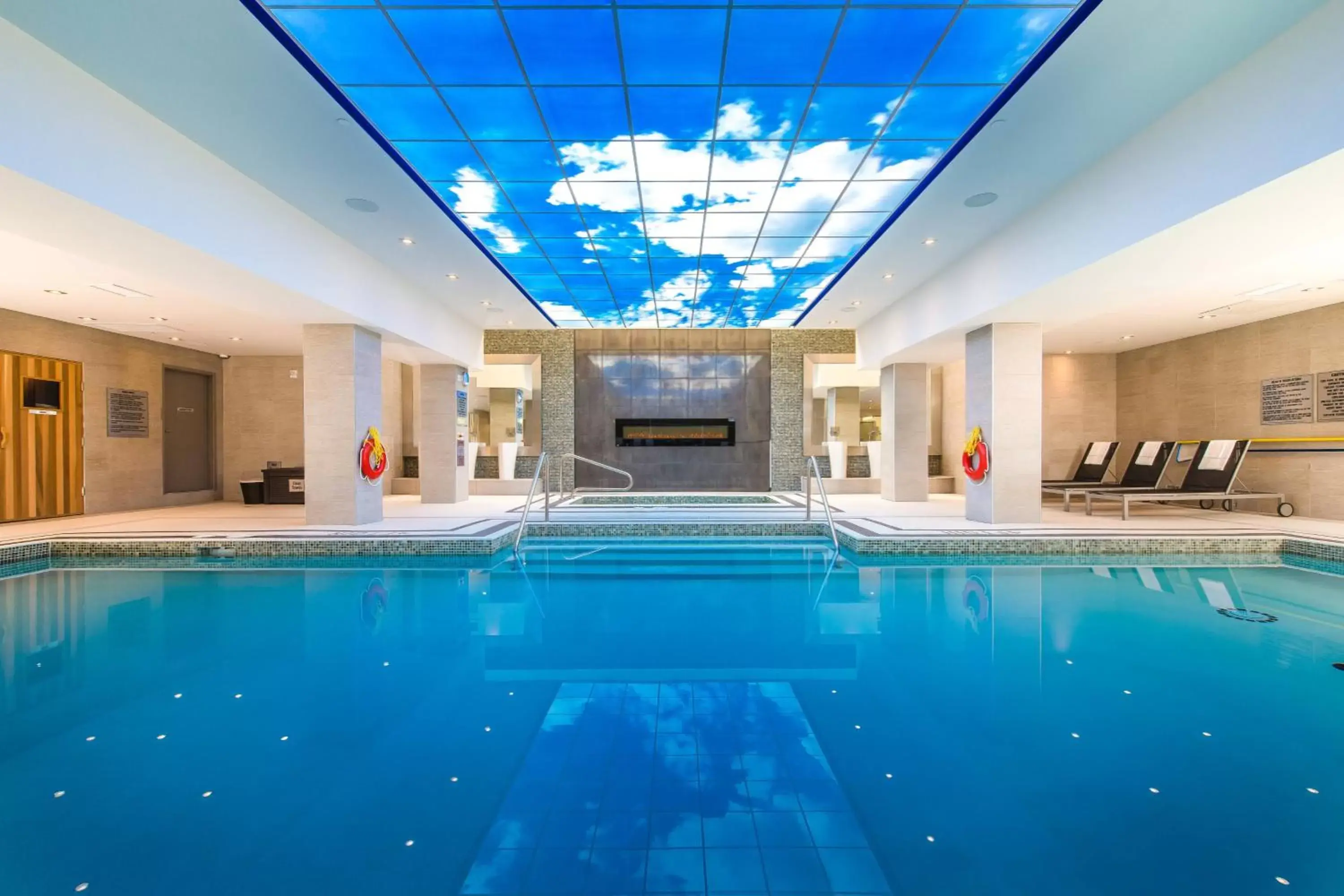 Swimming Pool in Delta Hotels by Marriott Waterloo