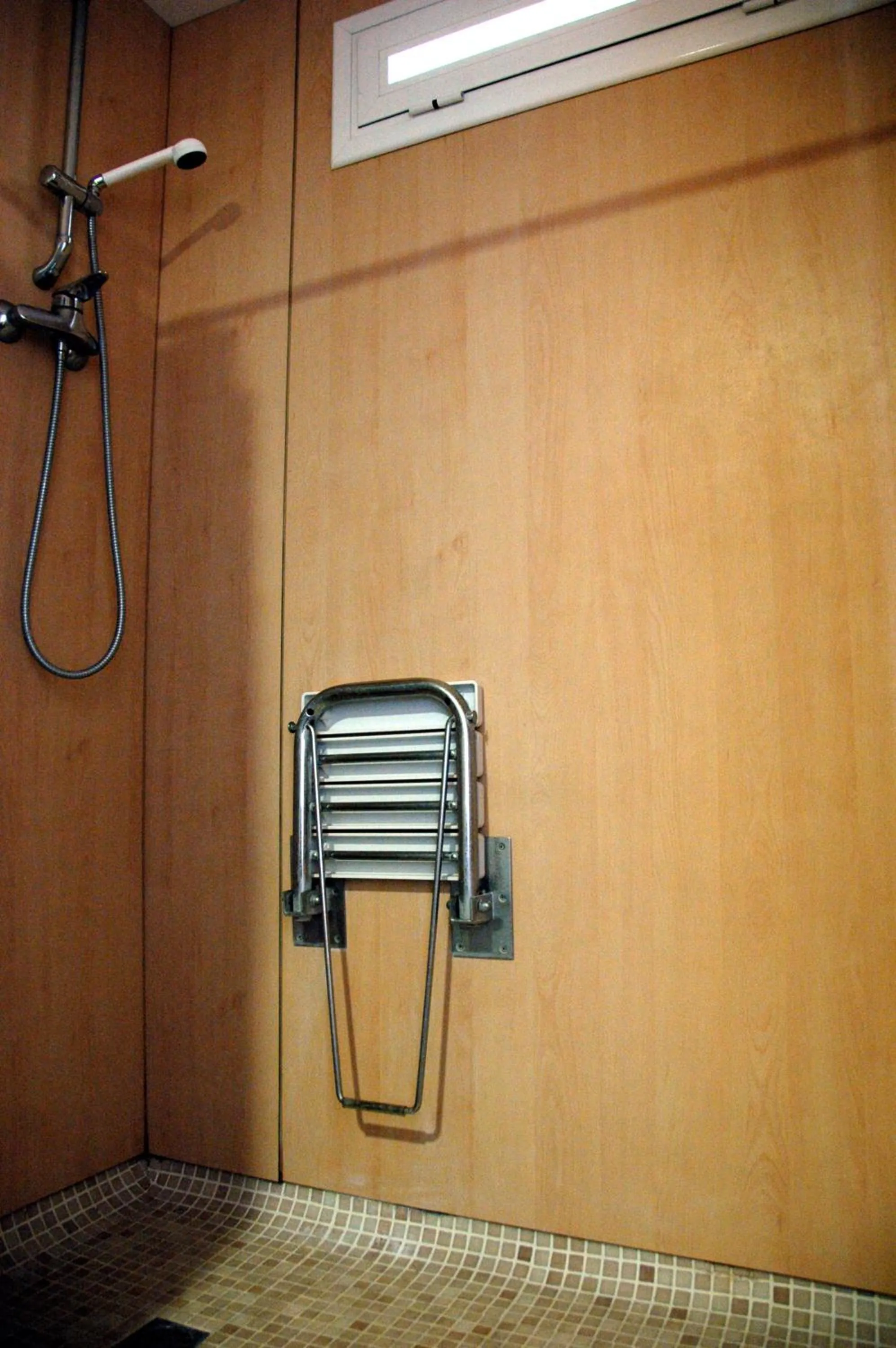 Shower in Hotel President