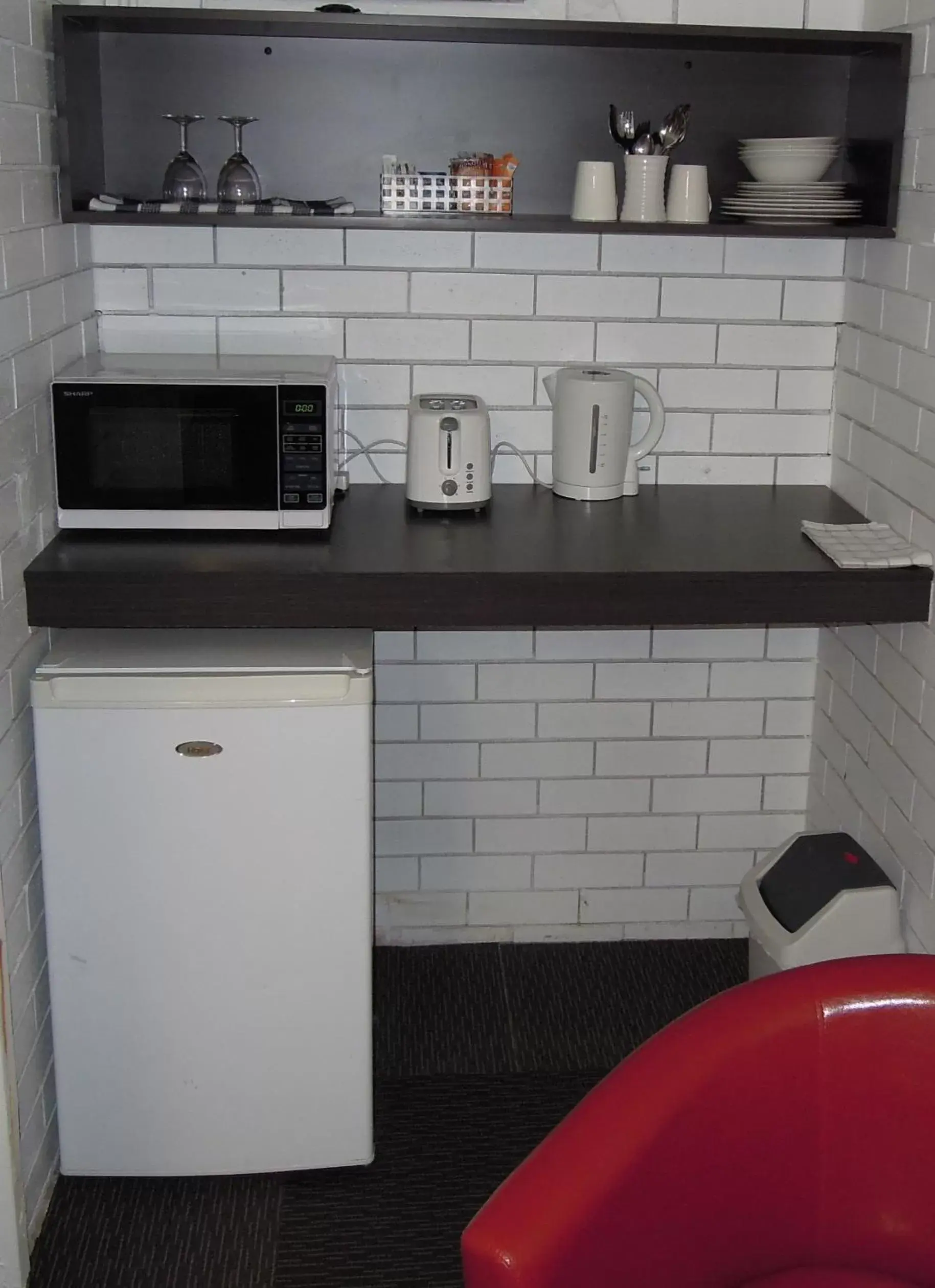 Kitchen/Kitchenette in Jackaroo Apartments