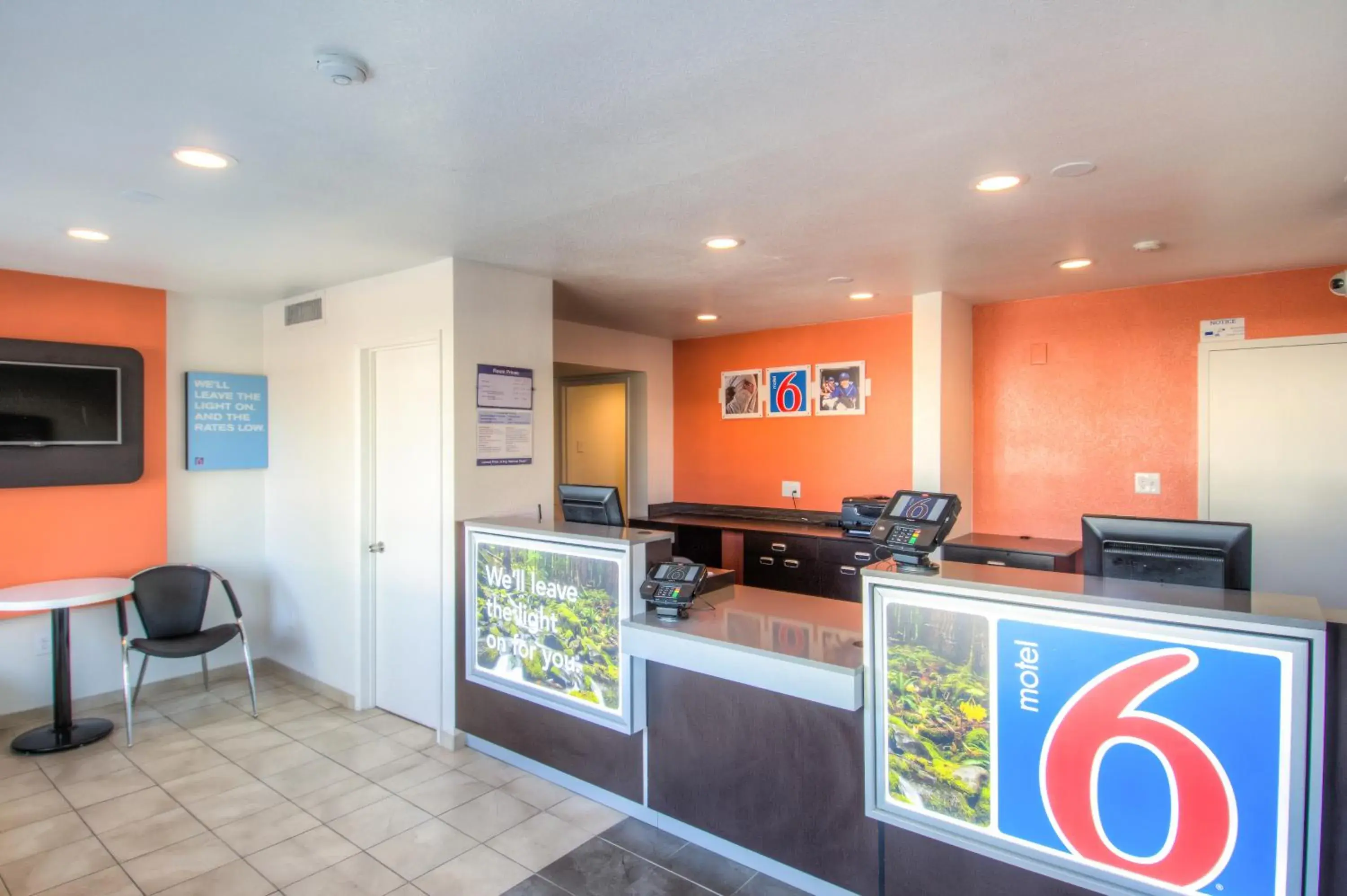 Lobby or reception in Motel 6-Redding, CA - North Lobby or reception in Motel 6-Redding, CA - North