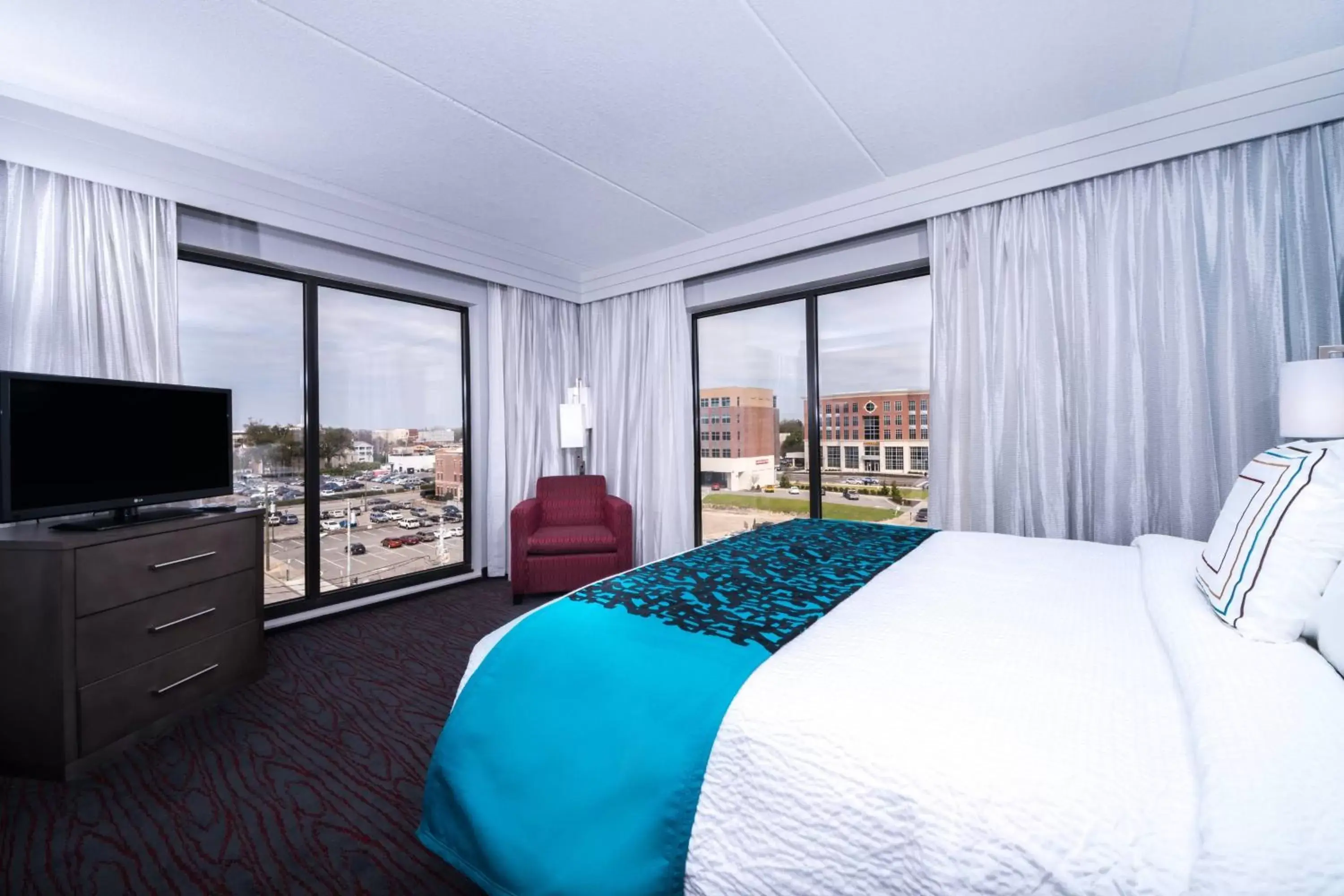 Bedroom in Courtyard by Marriott Wilmington Downtown/Historic District