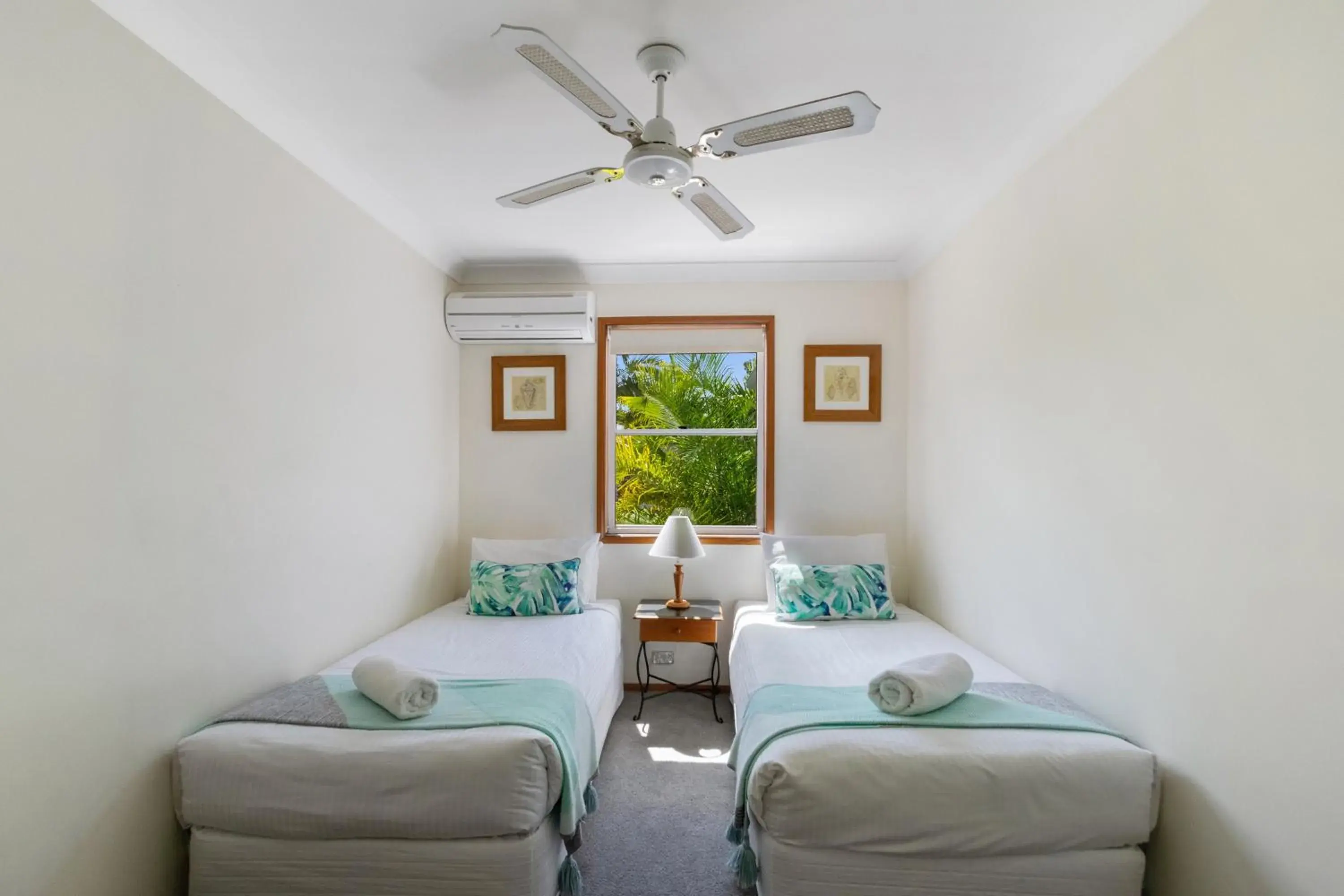 Bed in Noosa Entrance Waterfront Resort