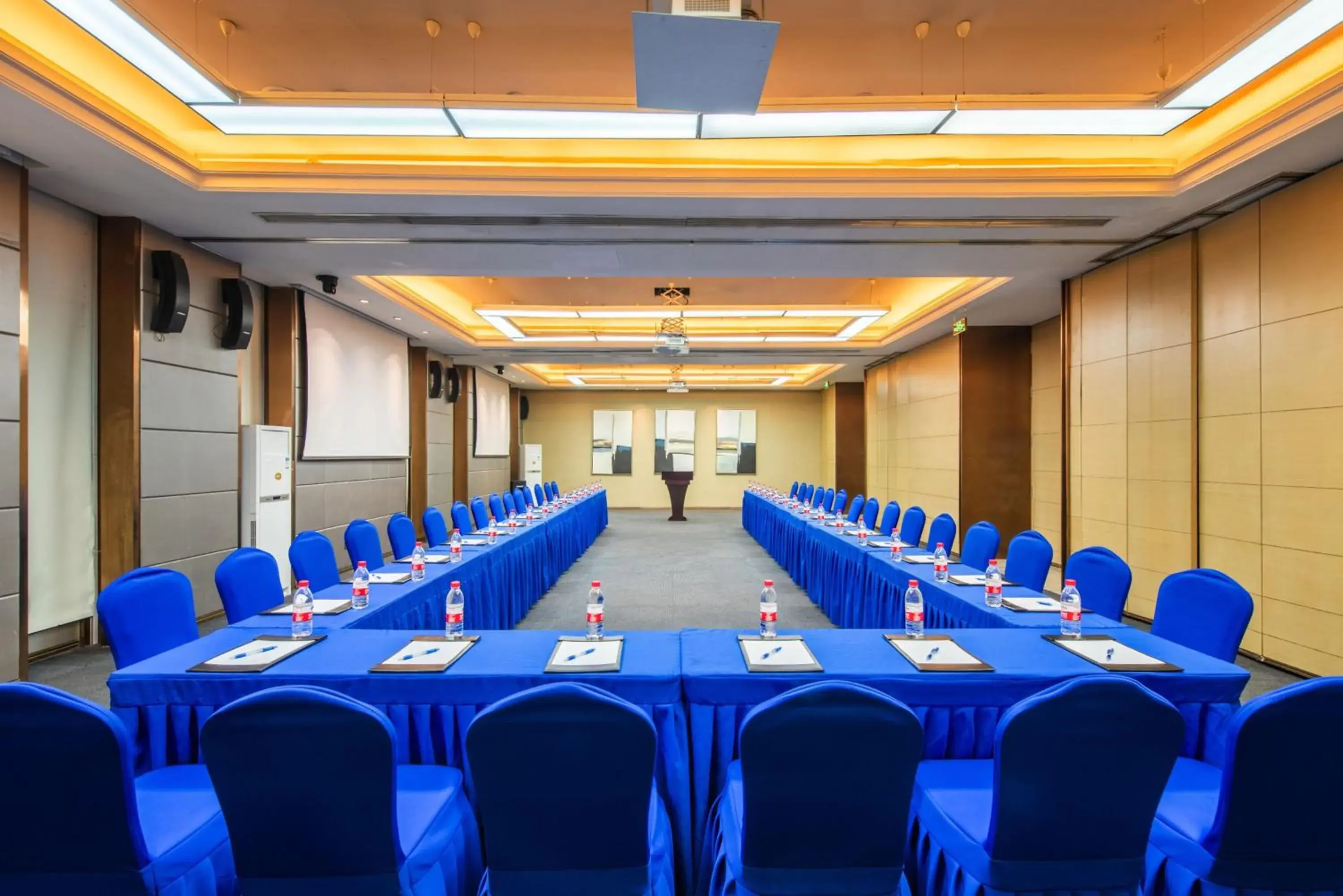 Meeting/conference room in Holiday Inn Express Shenyang Golden Corridor, an IHG Hotel