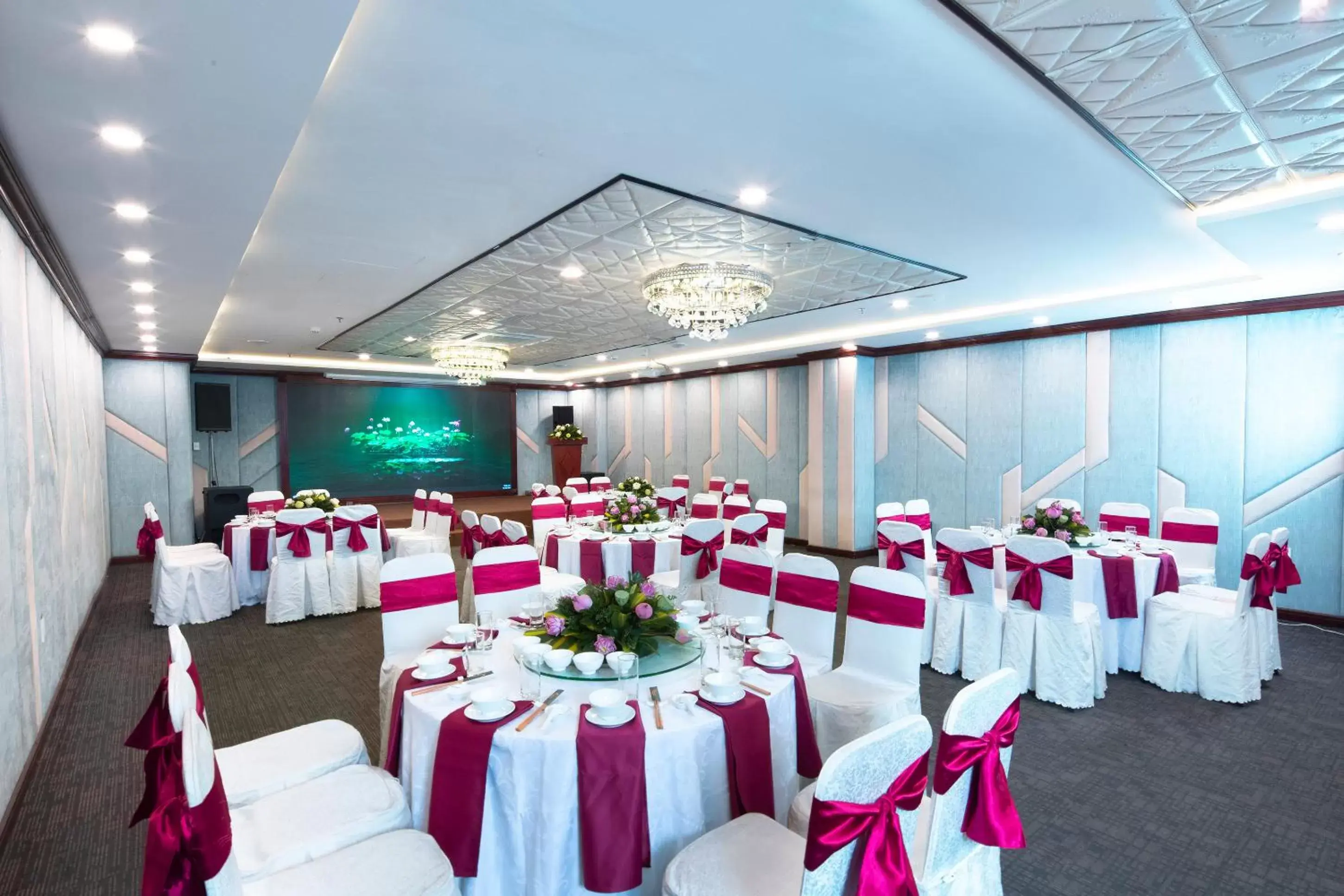Meeting/conference room, Banquet Facilities in Happy Life Grand Hotel & Sky Bar