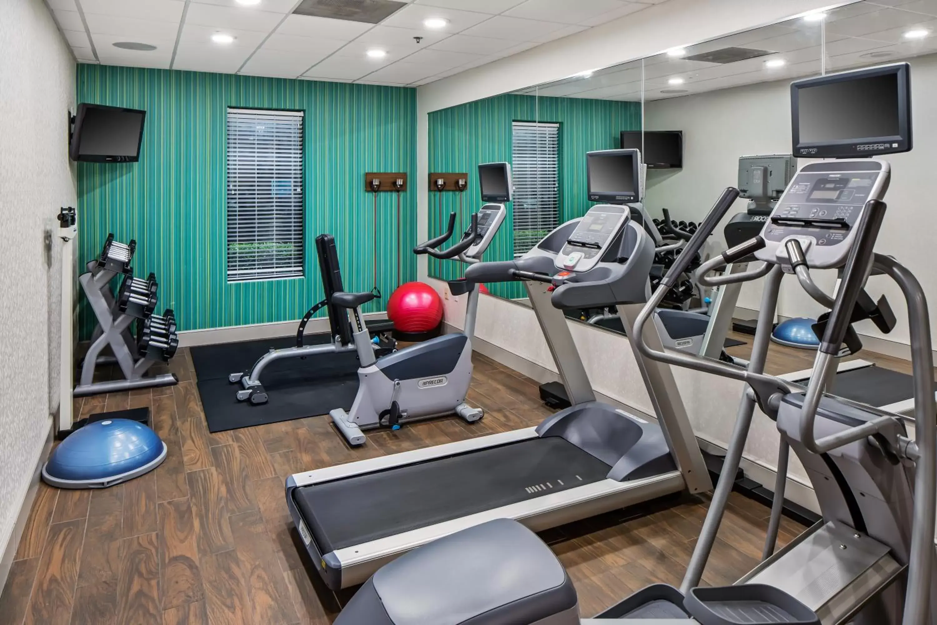 Fitness centre/facilities, Fitness Center/Facilities in Holiday Inn Express Atlanta Airport-College Park, an IHG Hotel