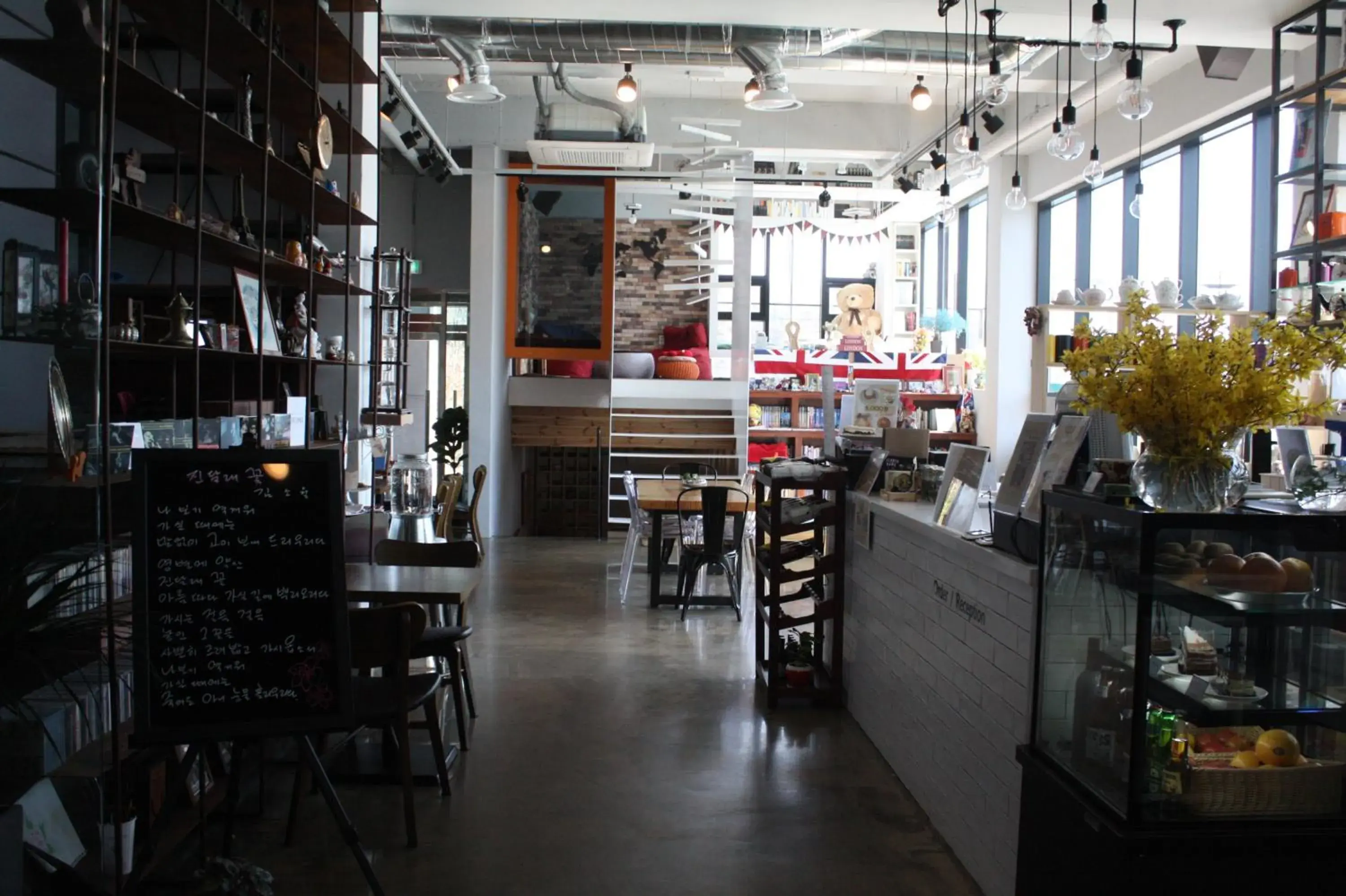 Property building in Andong Poong-gyung HOSTEL n LIBRARY Property building in Andong Poong-gyung HOSTEL n LIBRARY