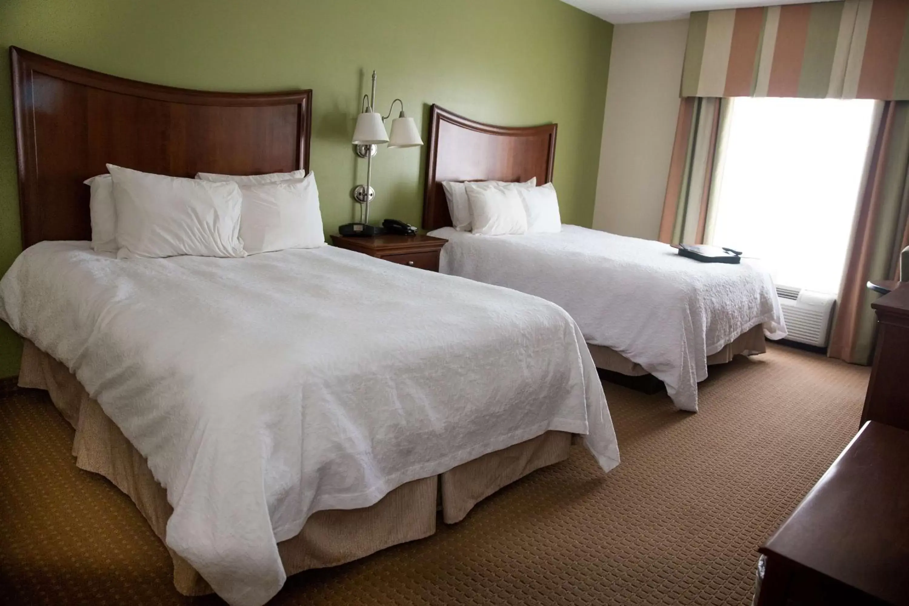 Bed in Hampton Inn & Suites Blairsville