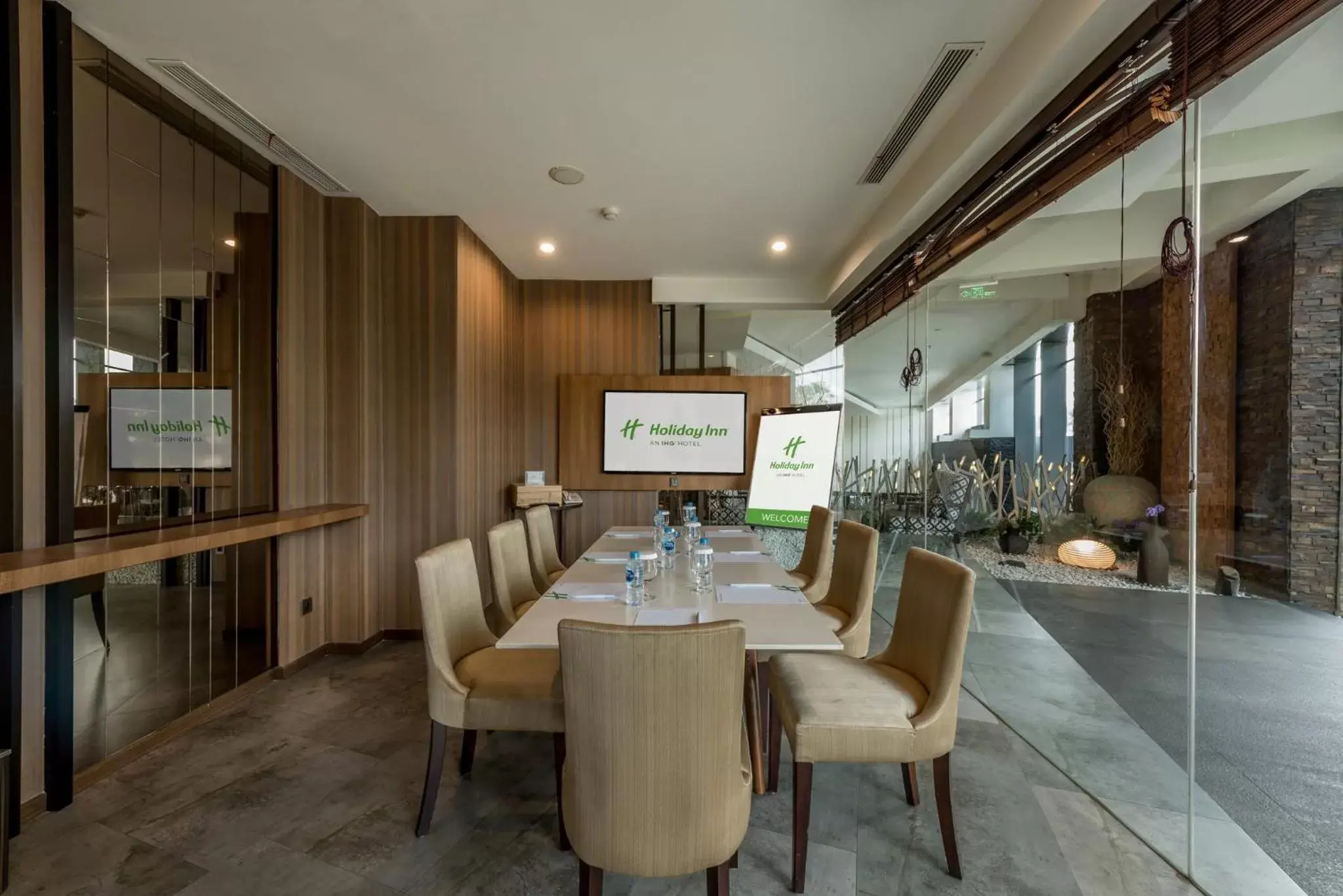 Meeting/conference room in Holiday Inn Cikarang Jababeka, an IHG Hotel