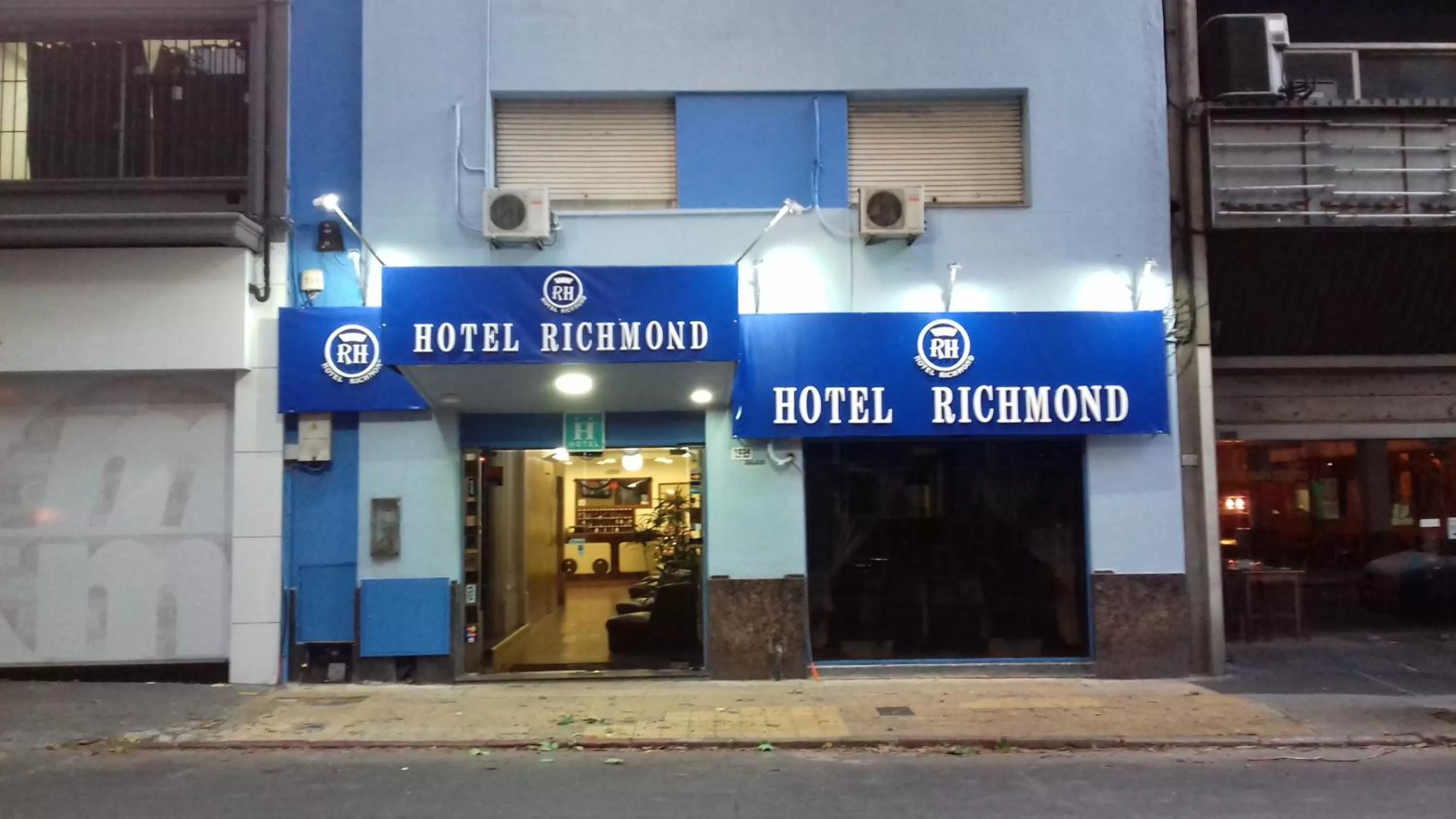 Property building in Hotel Richmond