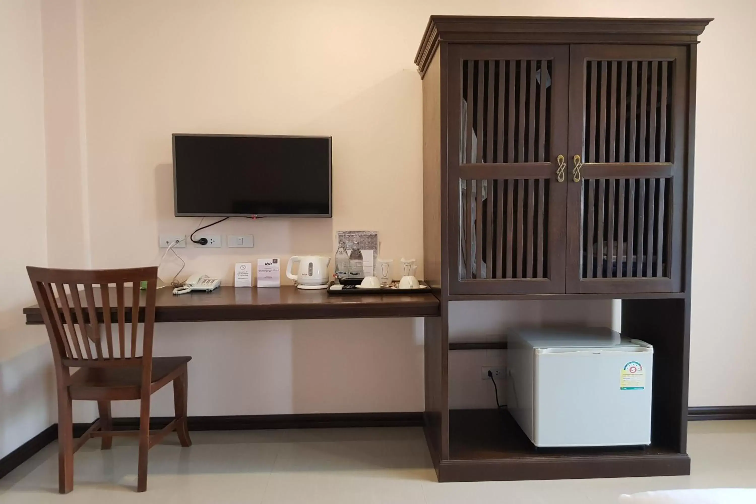 Bedroom, TV/Entertainment Center in Pai Sukhothai Resort SHA Extra Plus