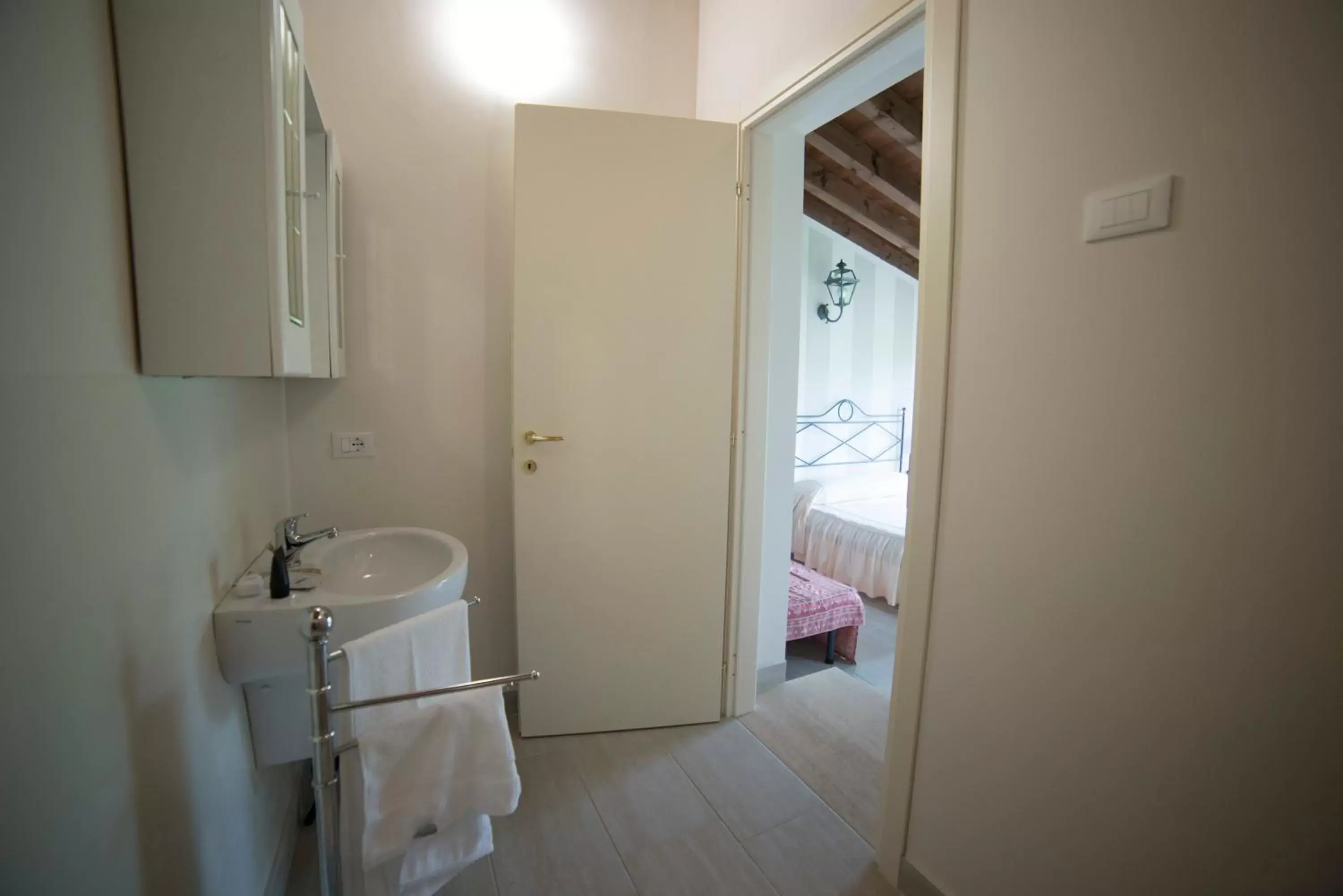 Photo of the whole room, Bathroom in Villa Franca in Franciacorta