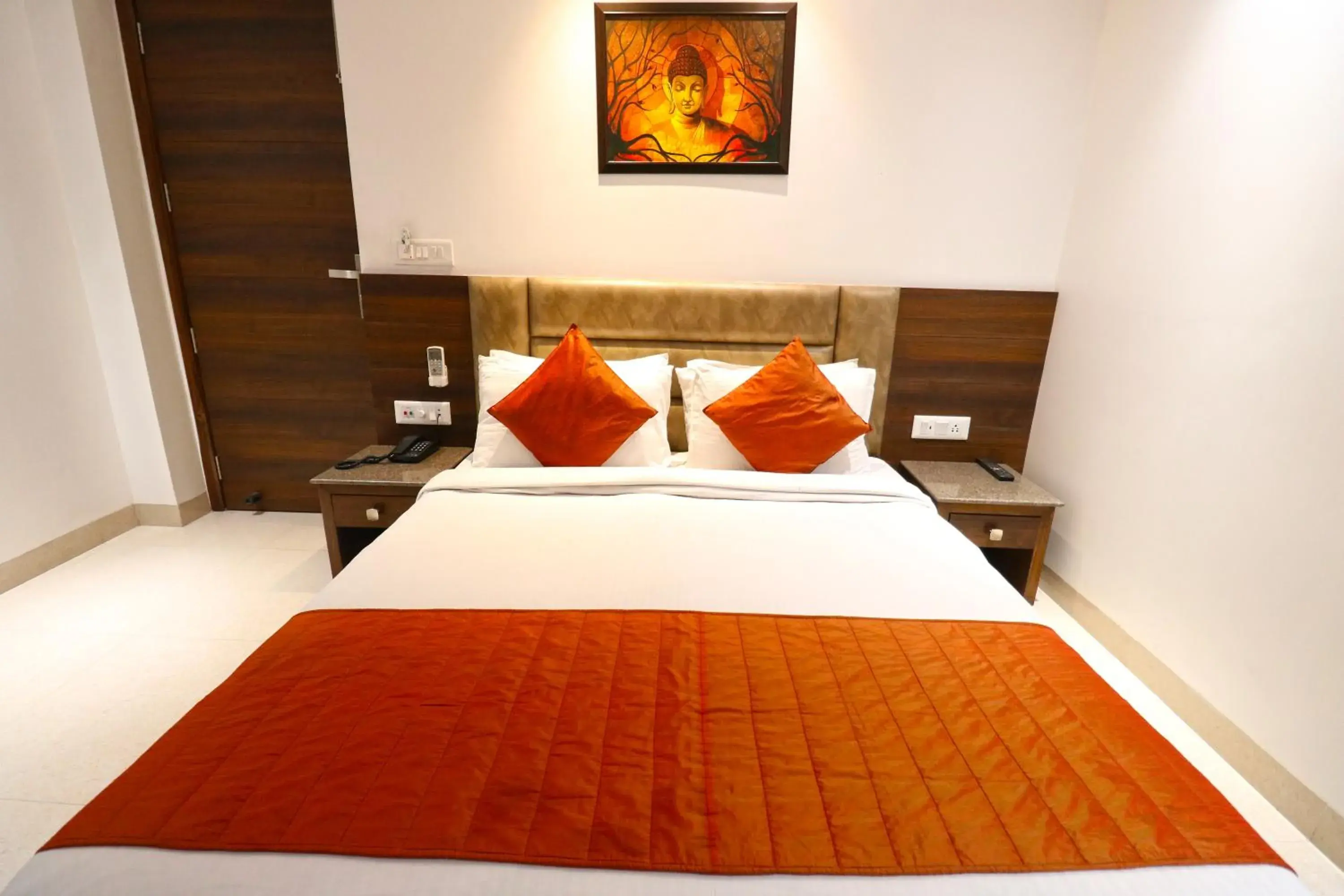 Bed in Hotel Sapphire Opposite Golden Temple