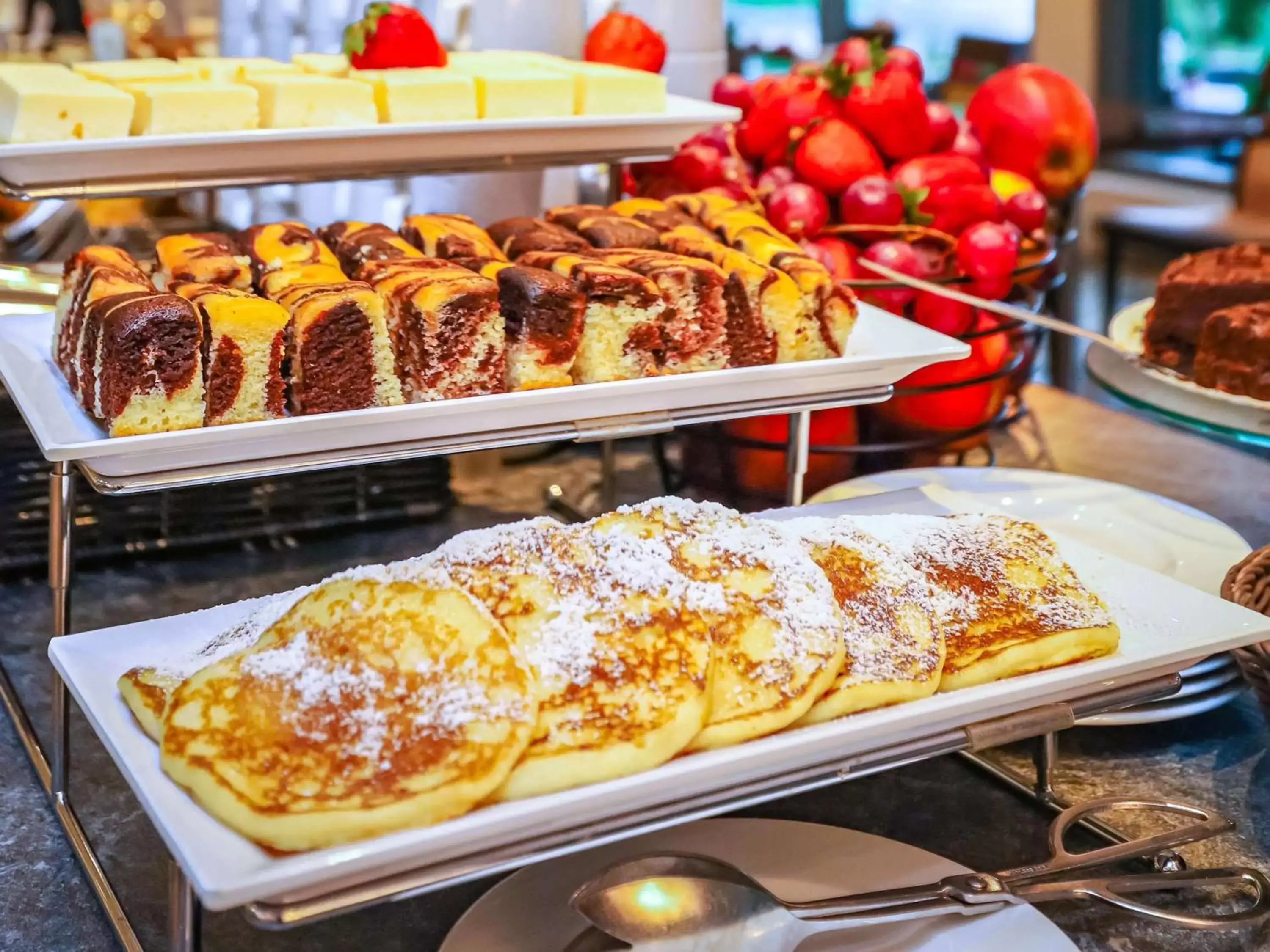 Breakfast, Food in Novotel Poznań Malta