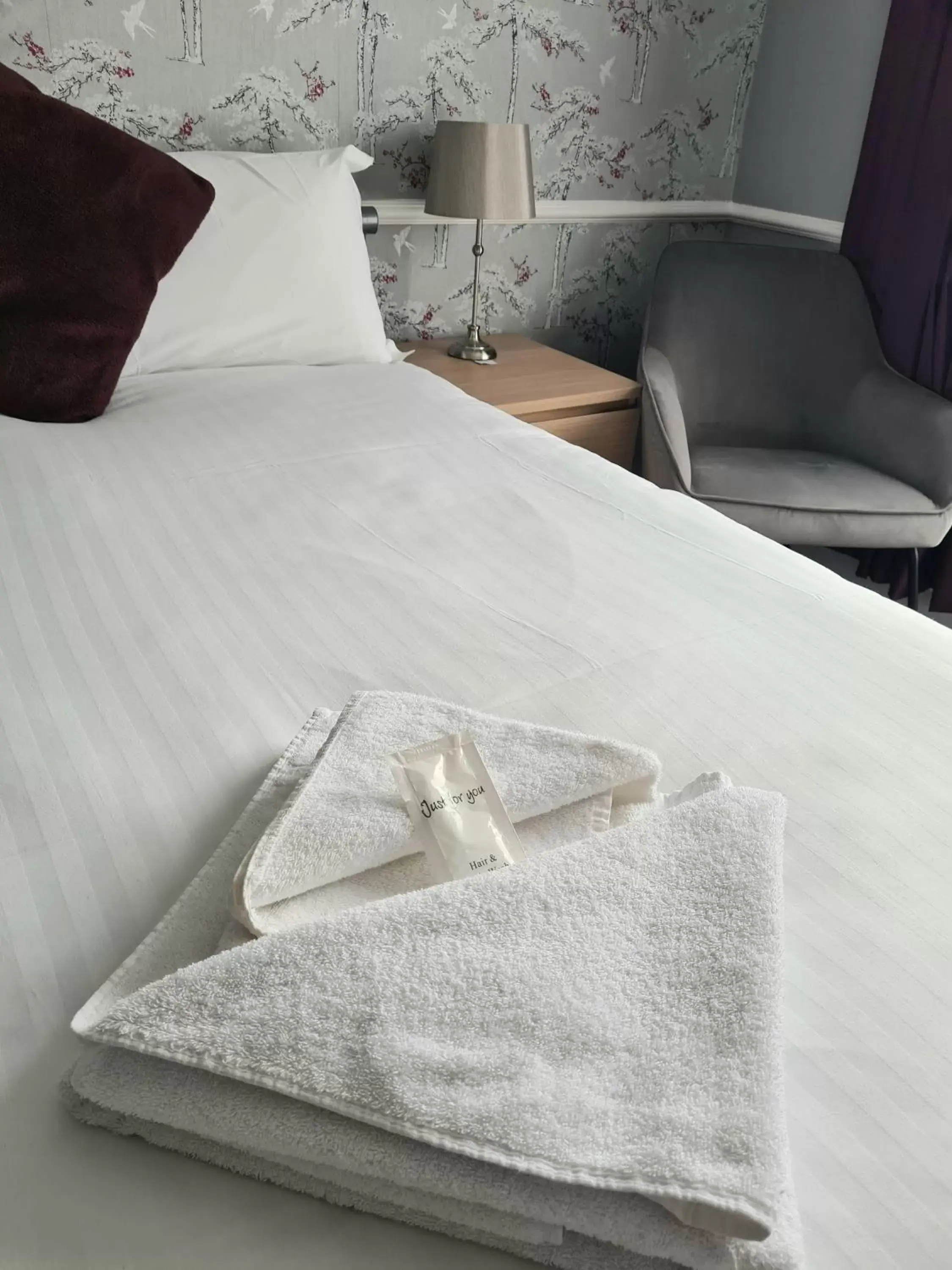 towels, Bed in Northumberland Hotel