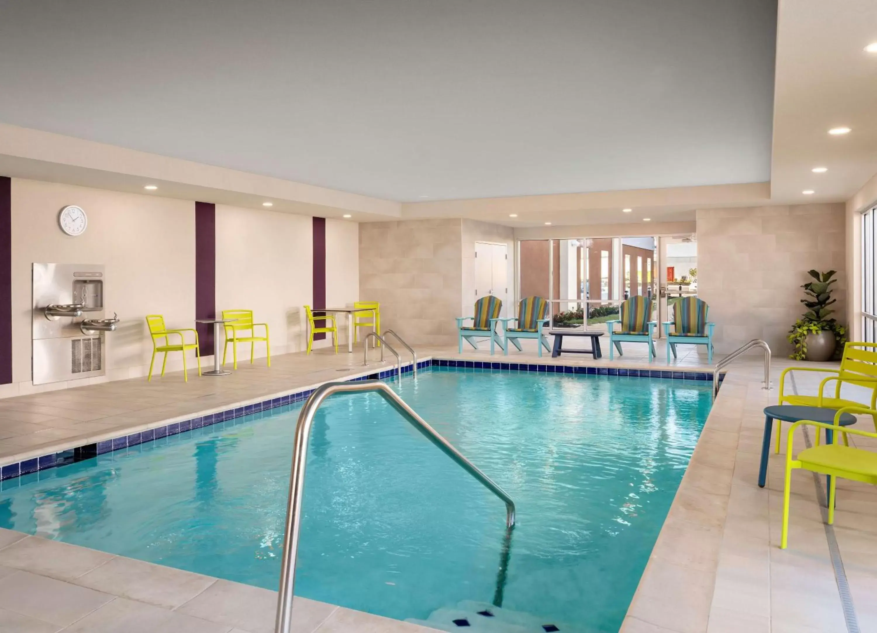 Swimming Pool in Home2 Suites By Hilton Tupelo