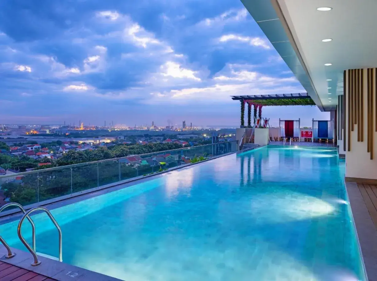 Swimming Pool in ASTON Gresik Hotel & Conference Center