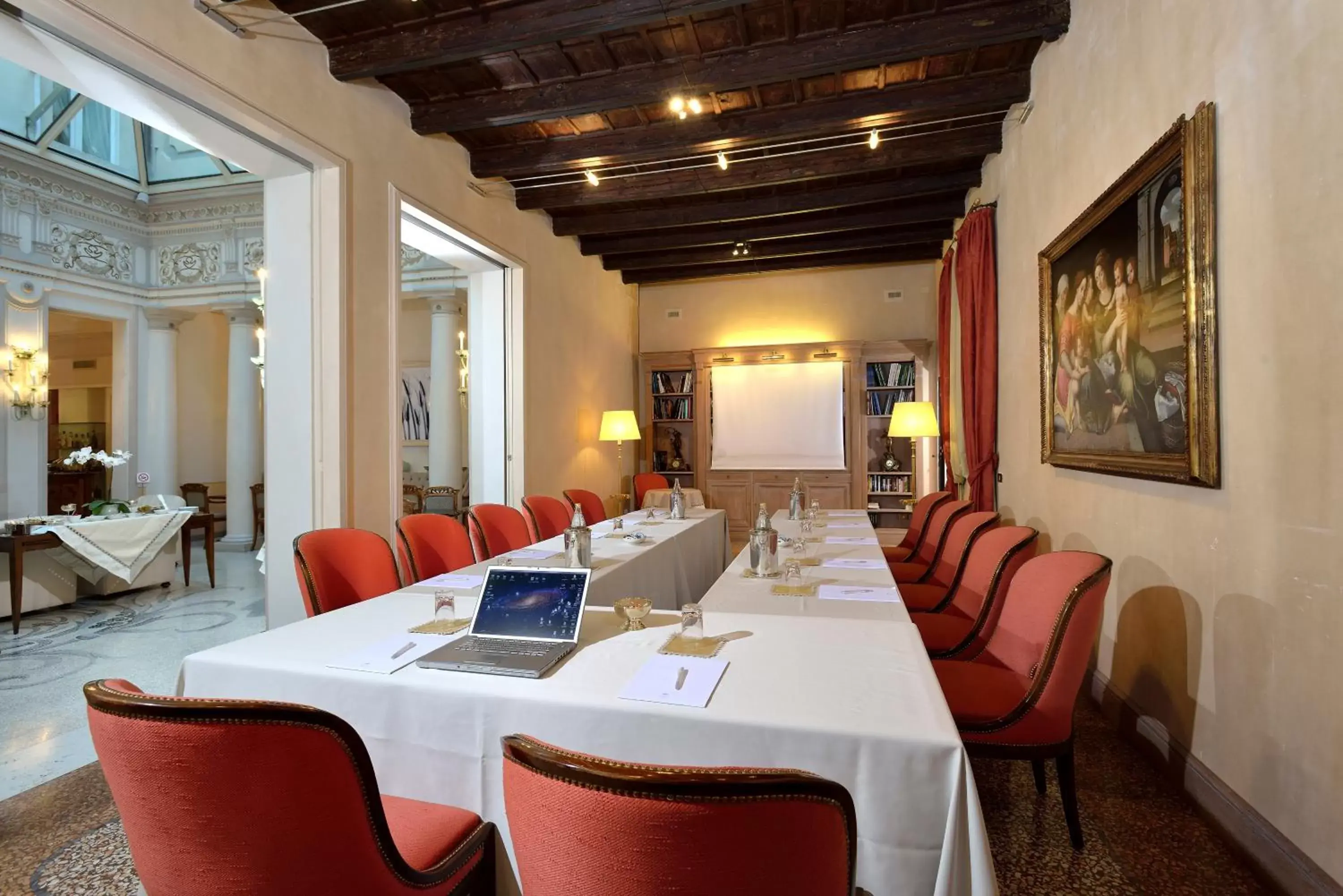 Business facilities in Hotel Corona d'Oro