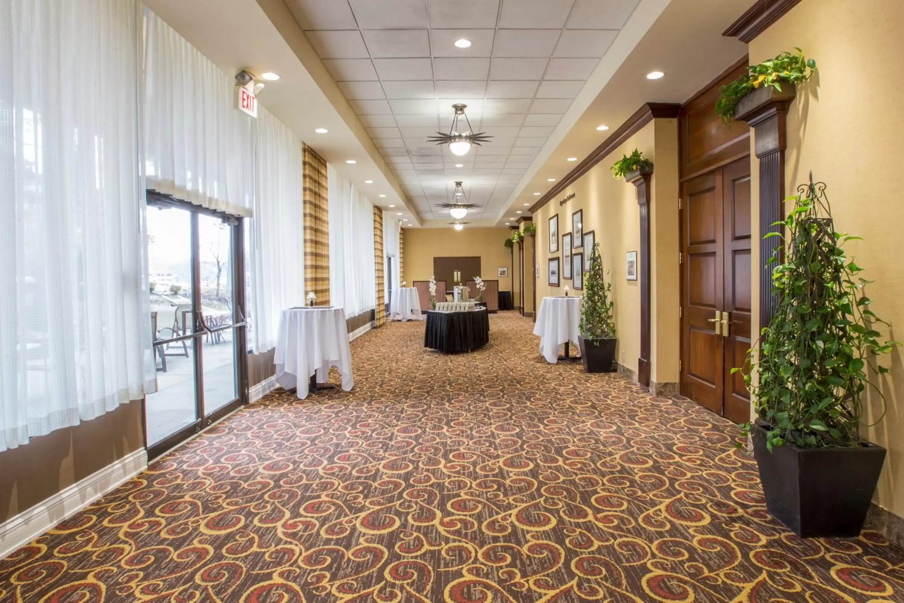 Meeting/conference room in Ramada by Wyndham Cleveland Independence
