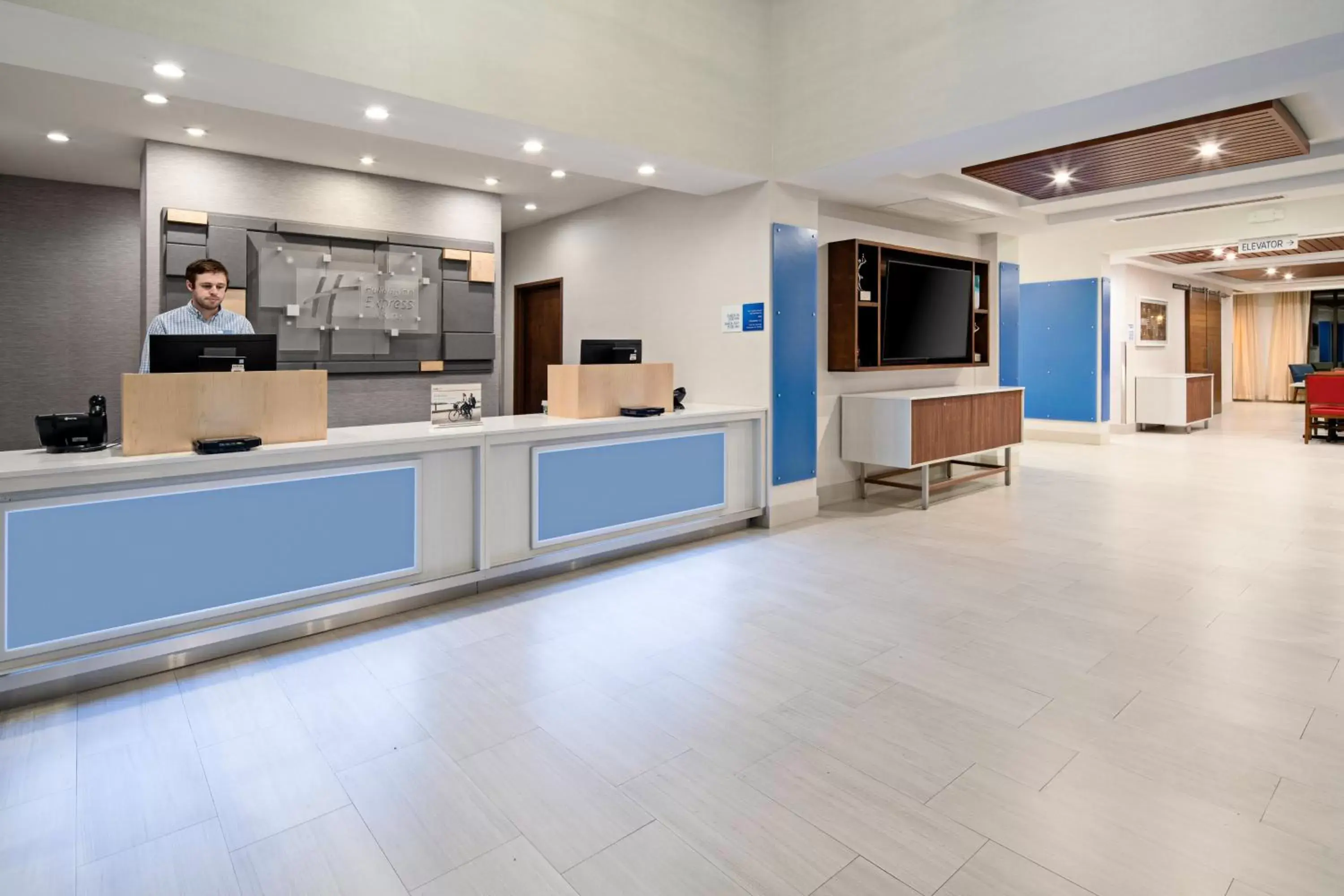 Property building, Lobby/Reception in Holiday Inn Express Hotel & Suites Atascadero, an IHG Hotel