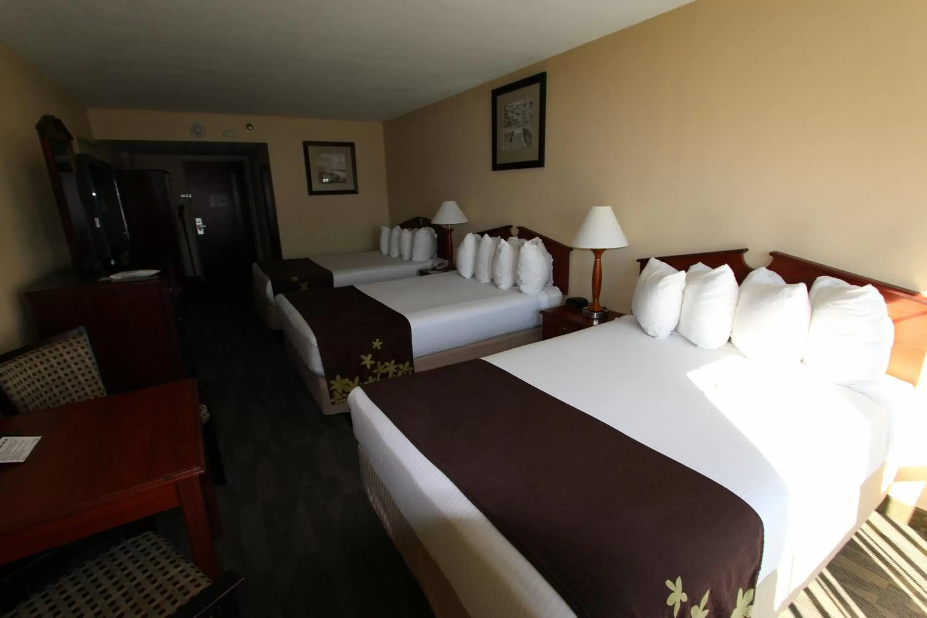 Bed in Gold Leaf Hotel of Dewey