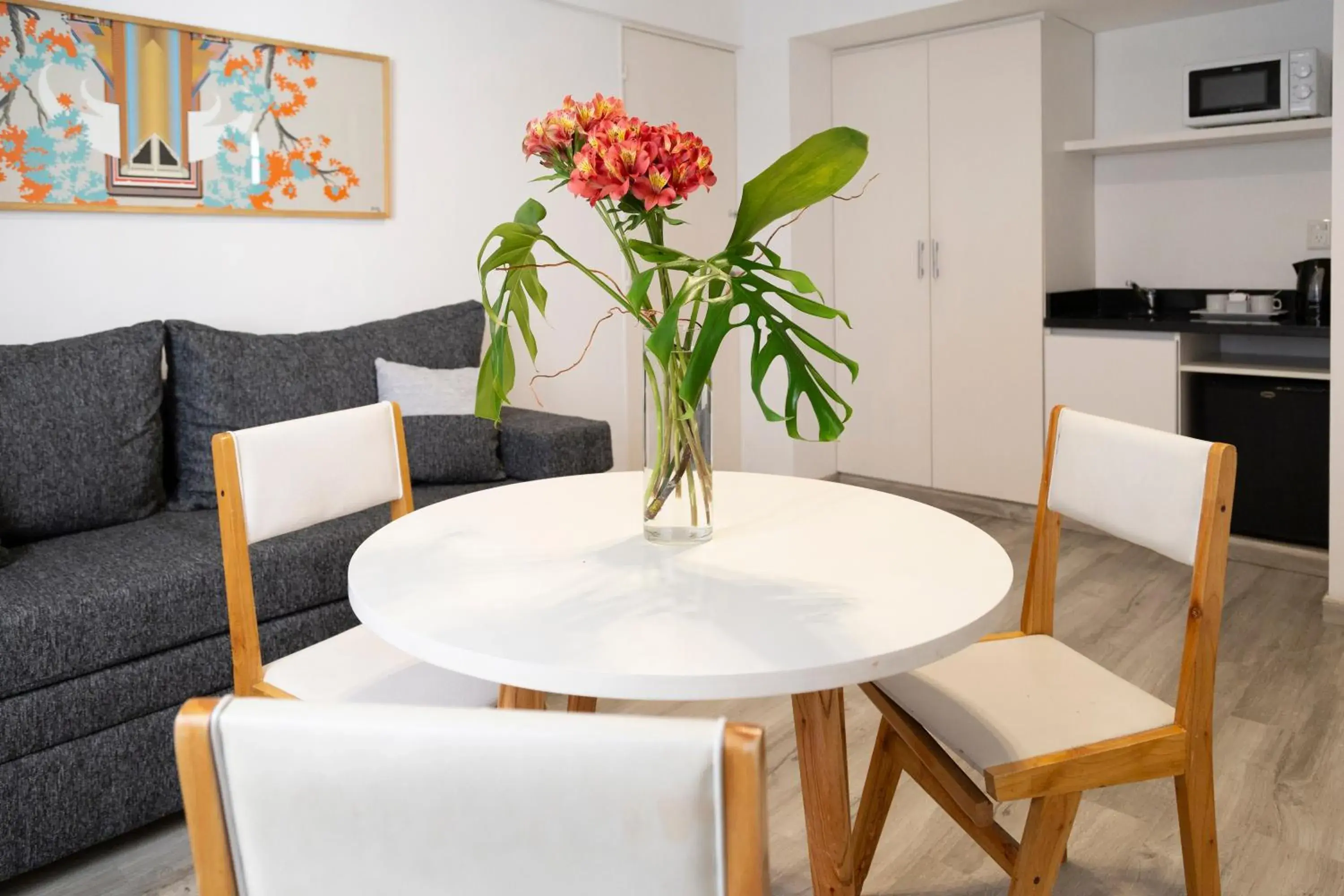 Kitchen or kitchenette, Seating Area in Deco Collection