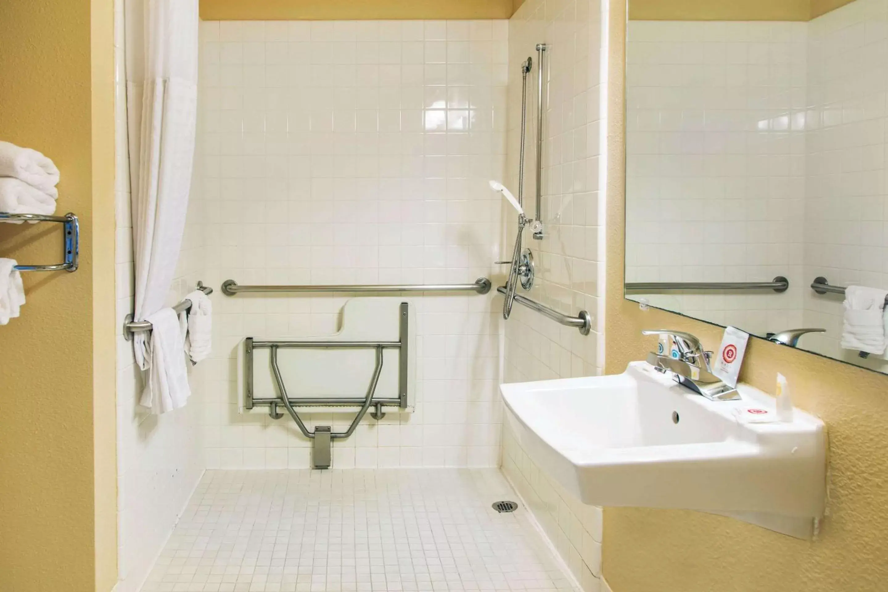 Bathroom in Comfort Inn & Suites San Francisco Airport North