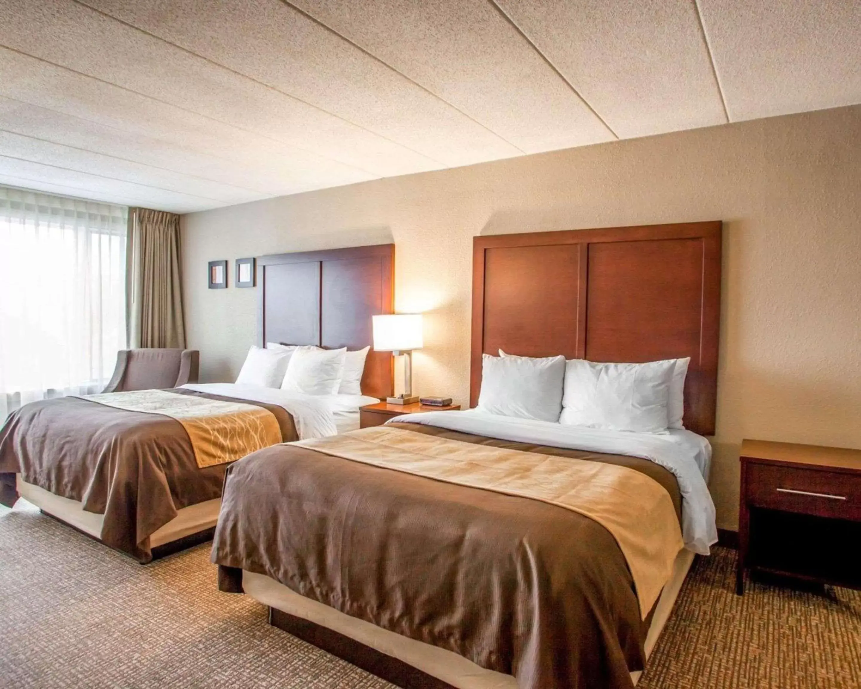 Bedroom, Bed in Quality Inn & Suites Orland Park - Chicago