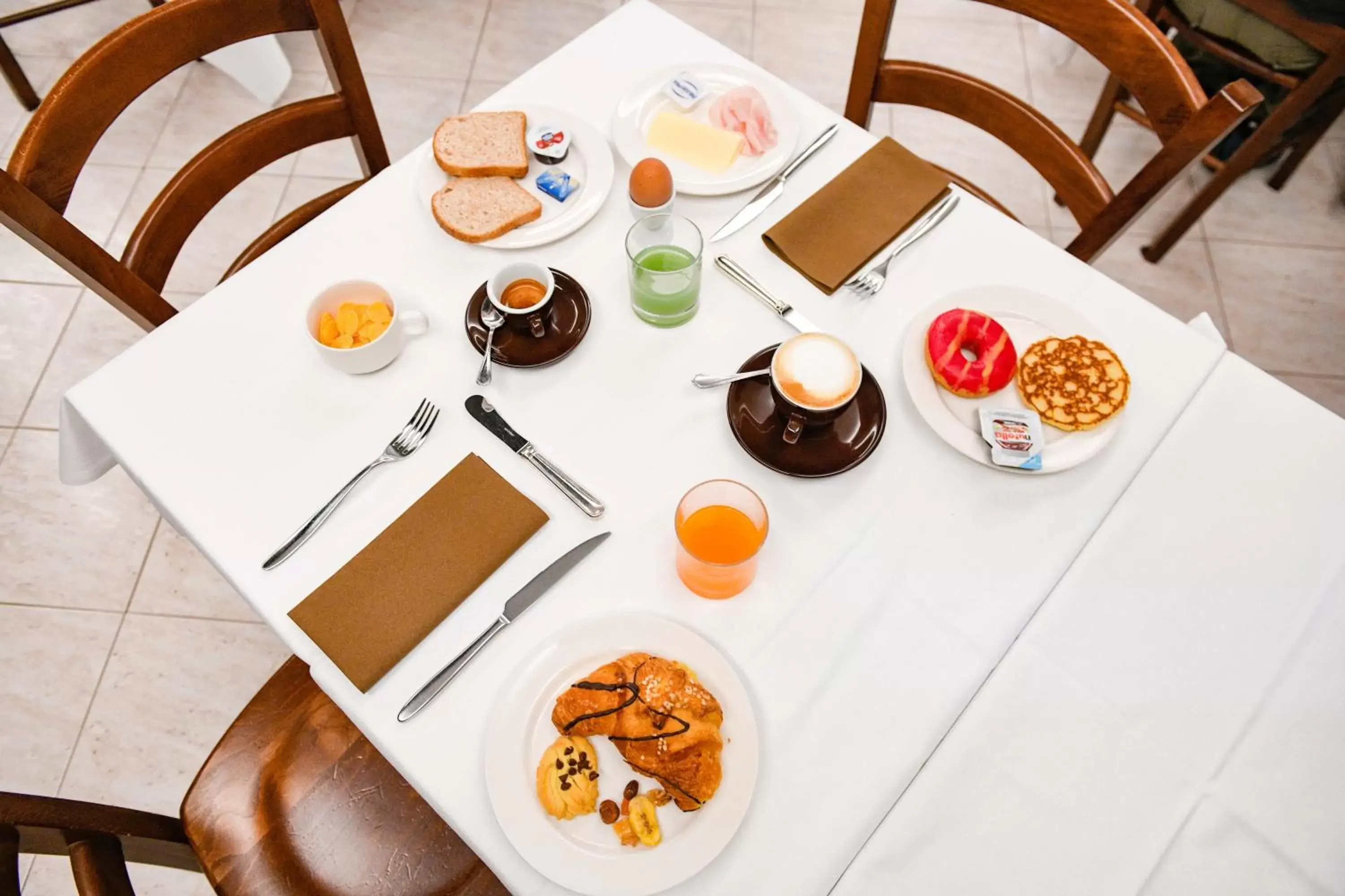 Breakfast, Restaurant/Places to Eat in Albergo Locanda Primavera