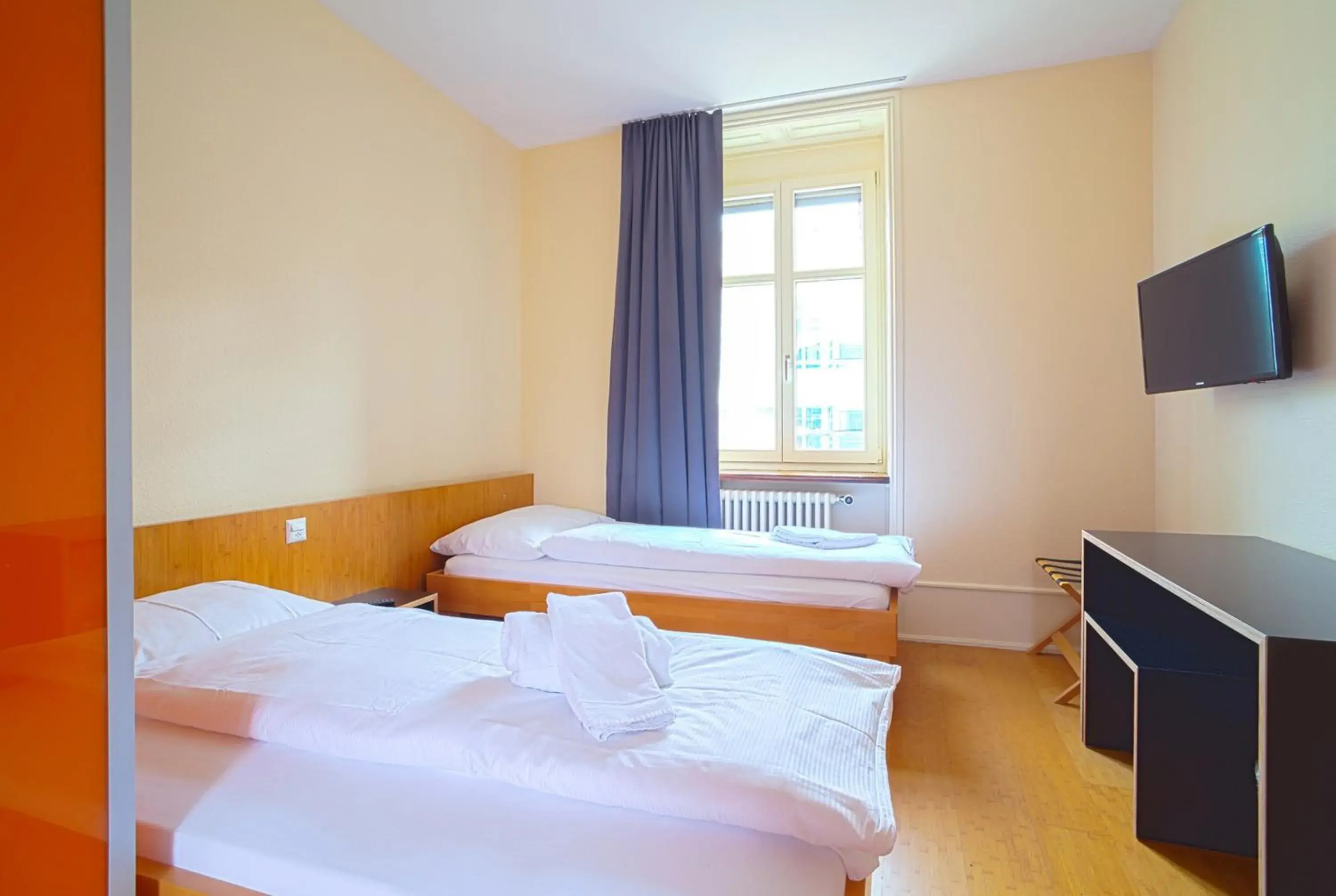 Photo of the whole room, Bed in easyHotel Basel City