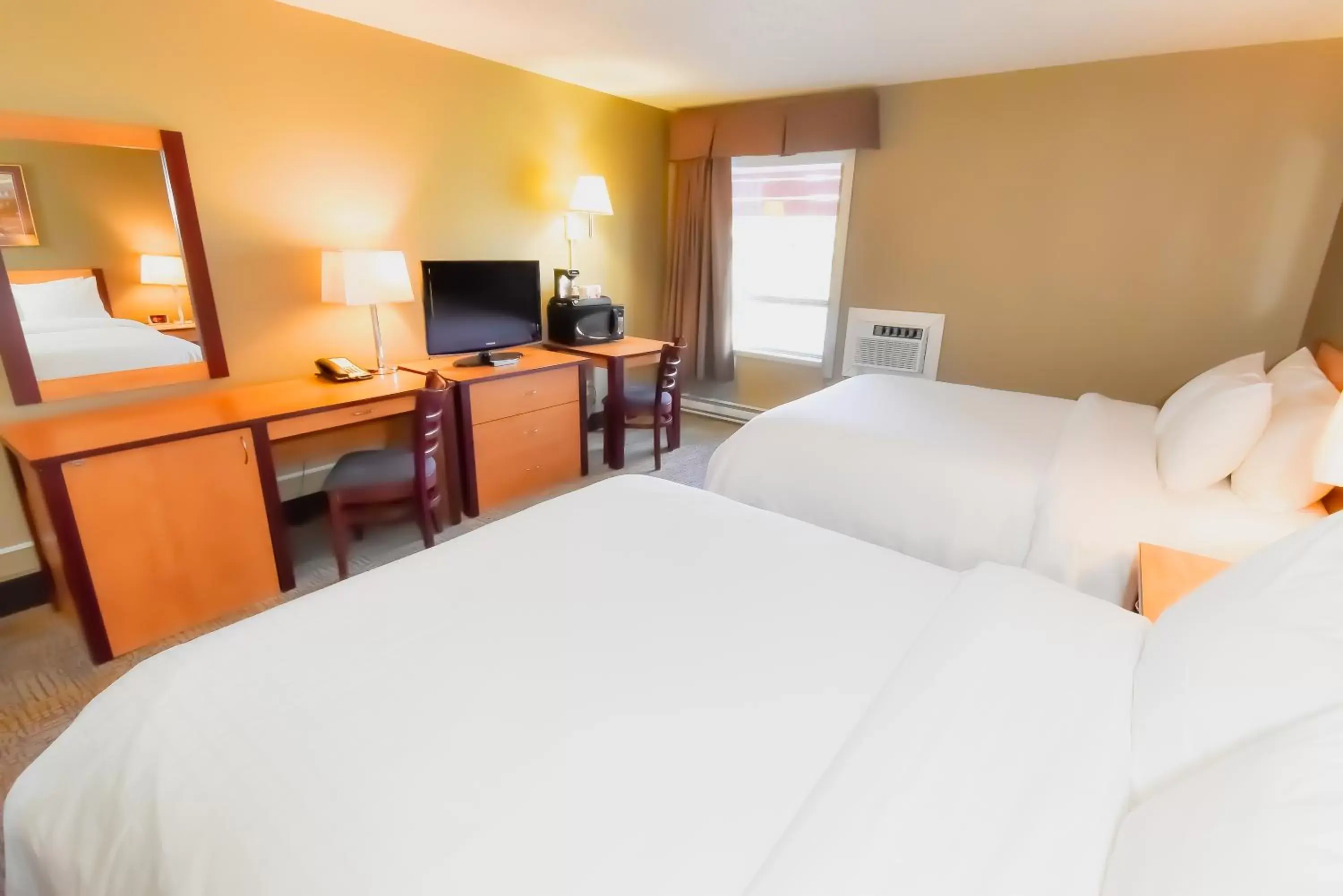 Photo of the whole room, Bed in Canad Inns Destination Centre Windsor Park