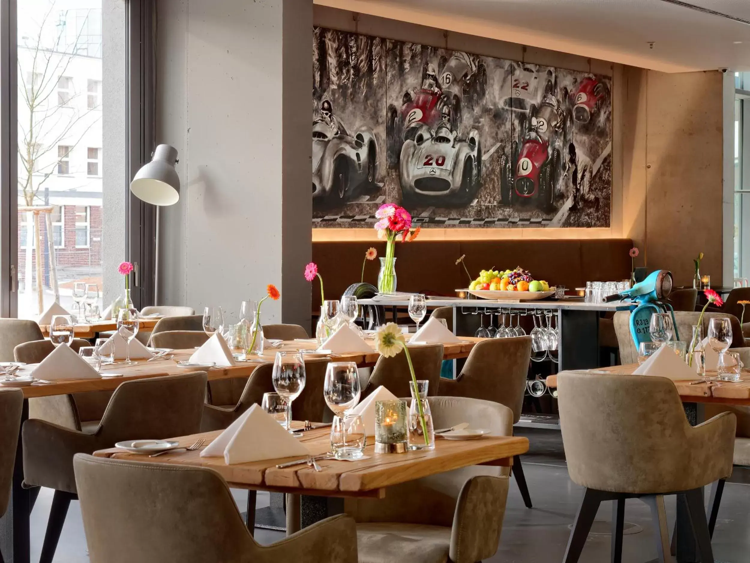 Restaurant/Places to Eat in V8 HOTEL Motorworld Region Stuttgart