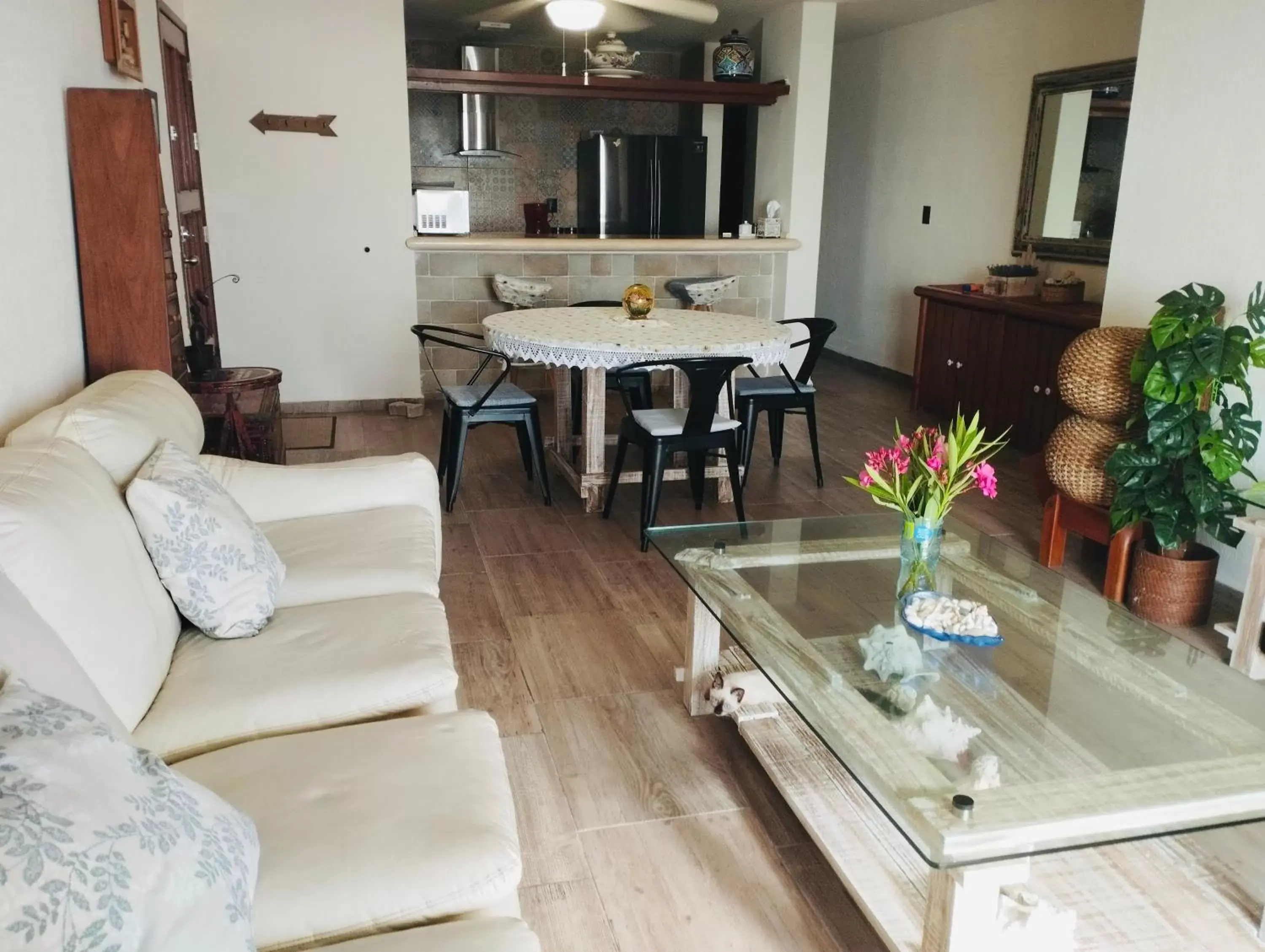 Living room, Seating Area in Flamingo Ocean View