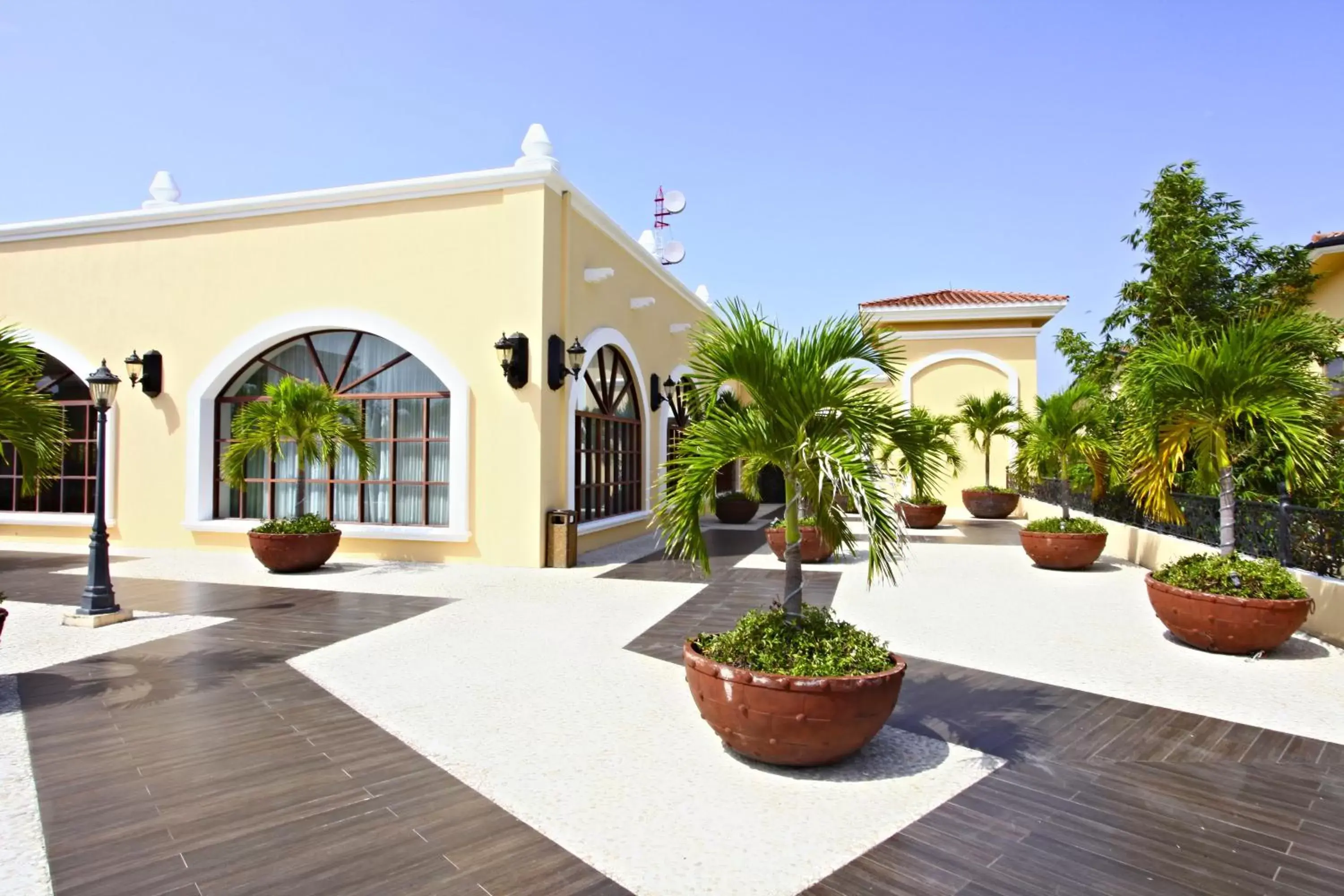 Property building, Patio/Outdoor Area in Sandos Playacar All Inclusive