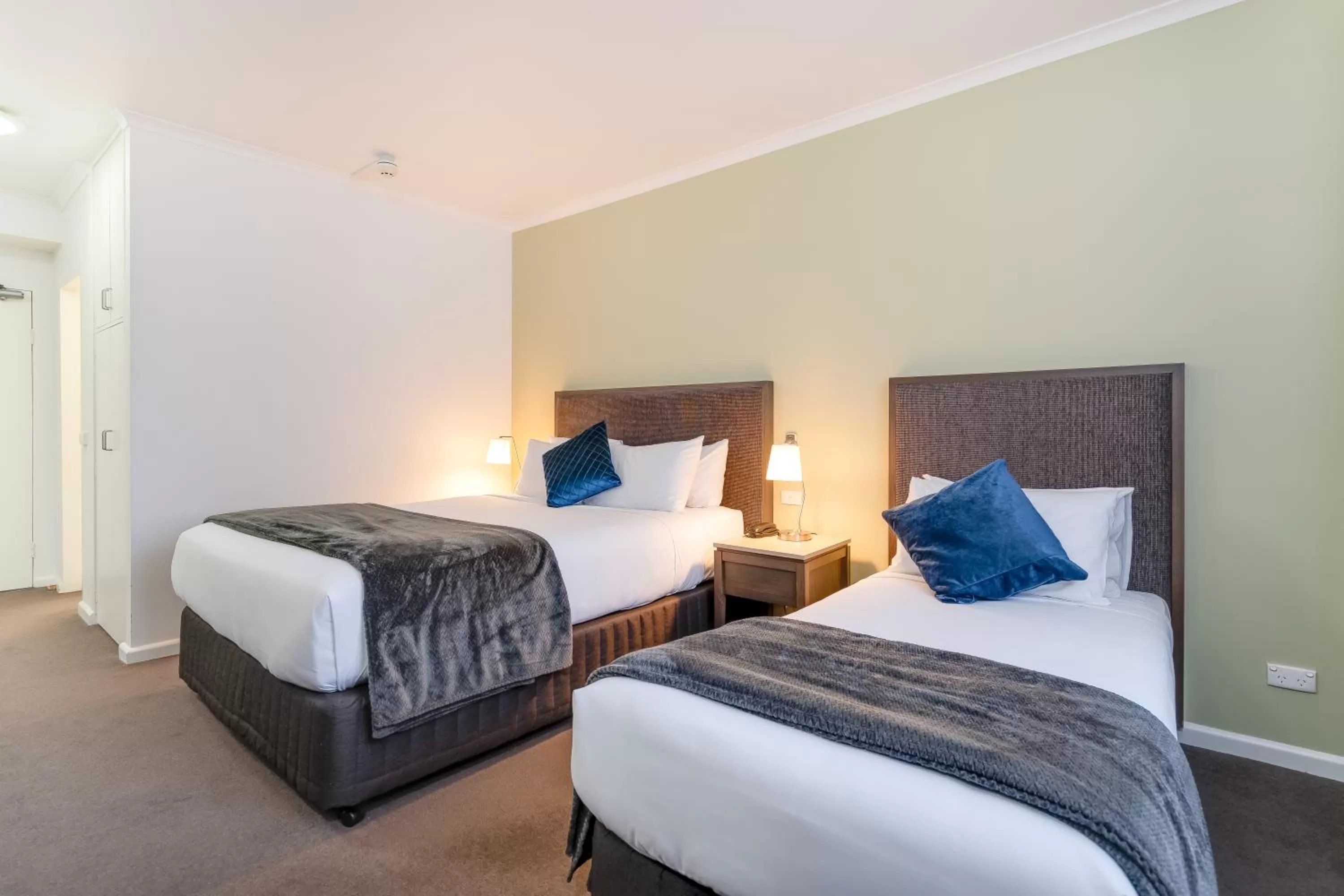 Bed in Mercure Albury