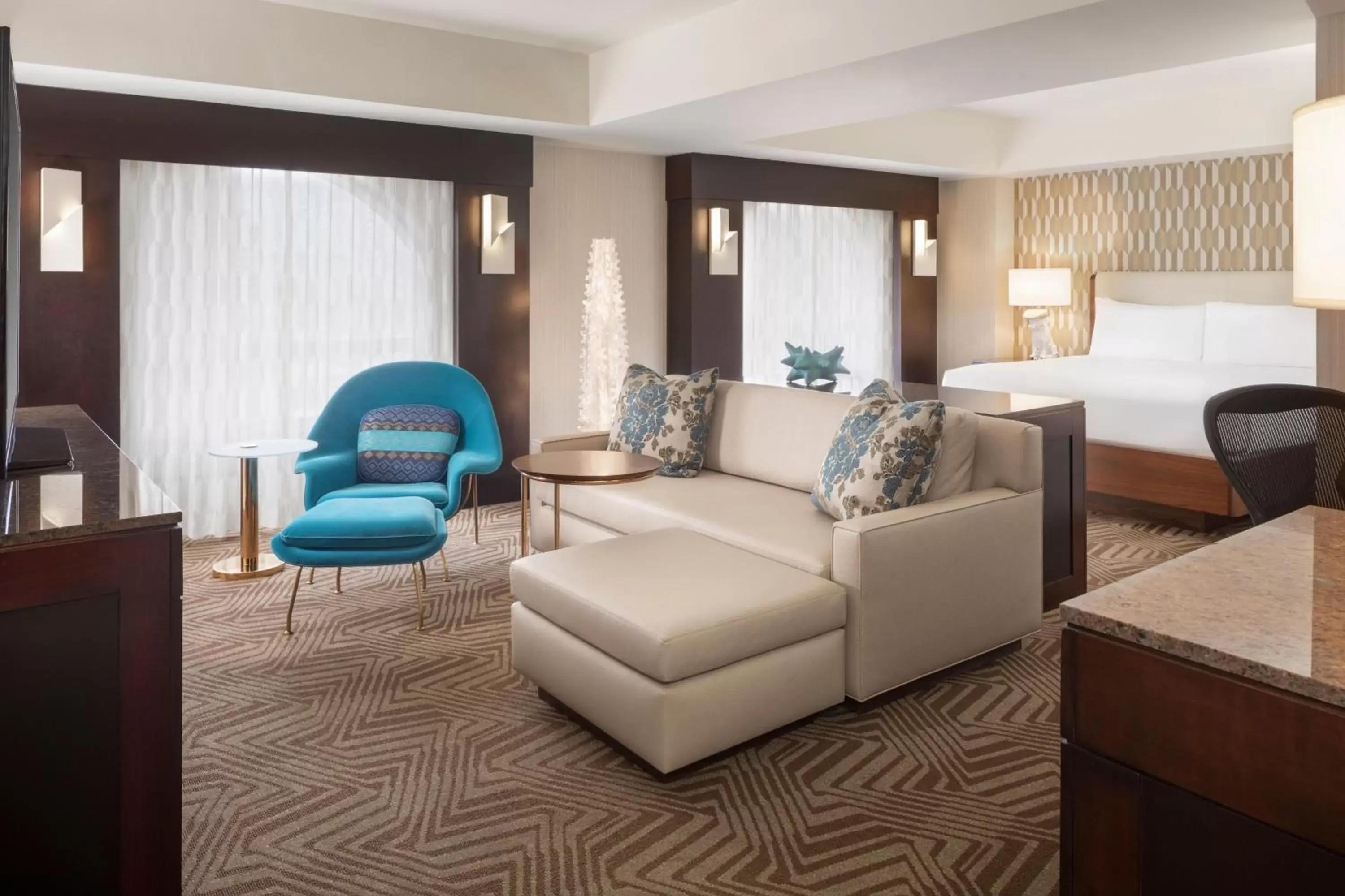 Living room in Renaissance Phoenix Downtown Hotel Living room in Renaissance Phoenix Downtown Hotel