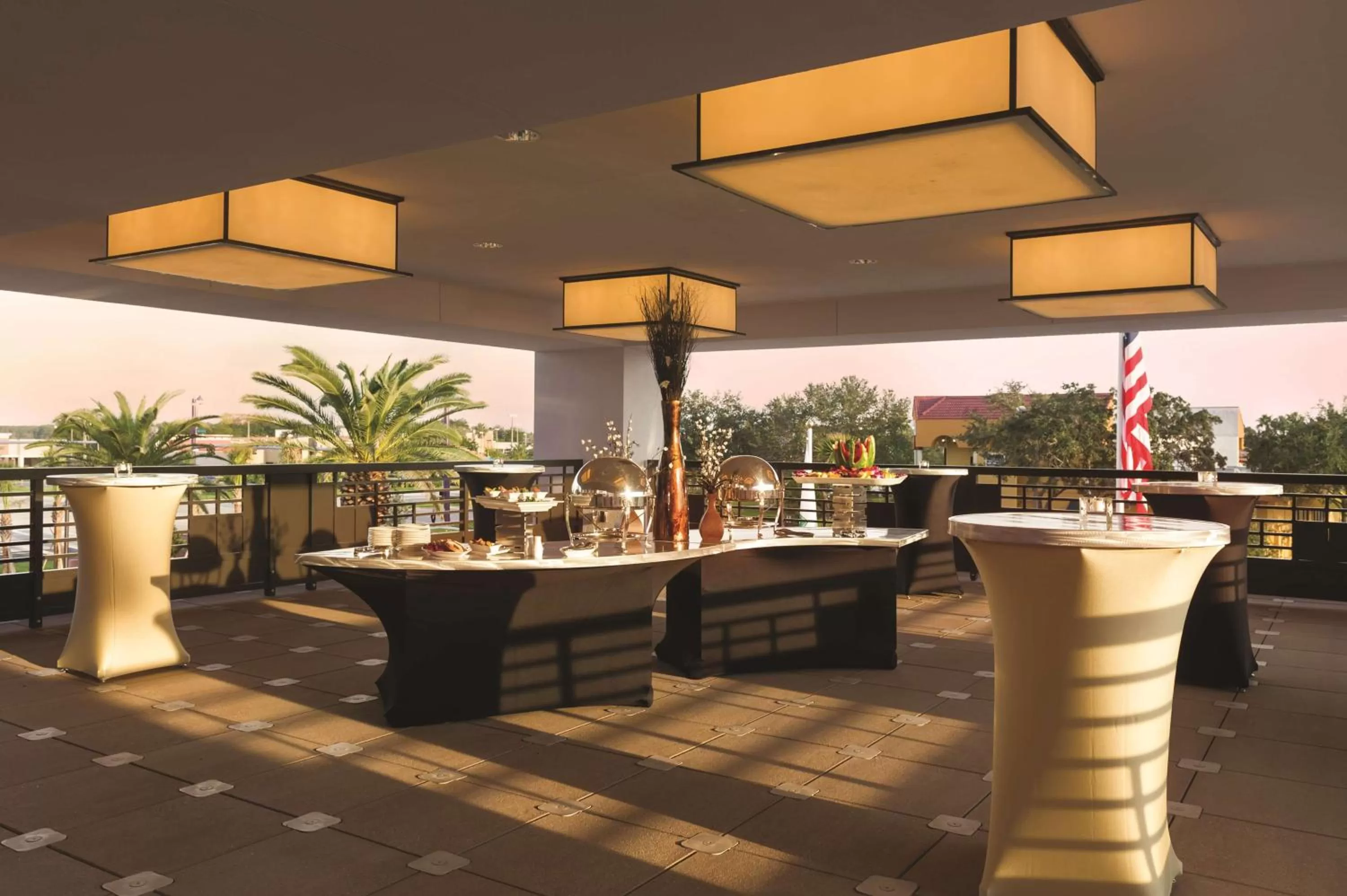 Dining area in Embassy Suites by Hilton Orlando Lake Buena Vista South